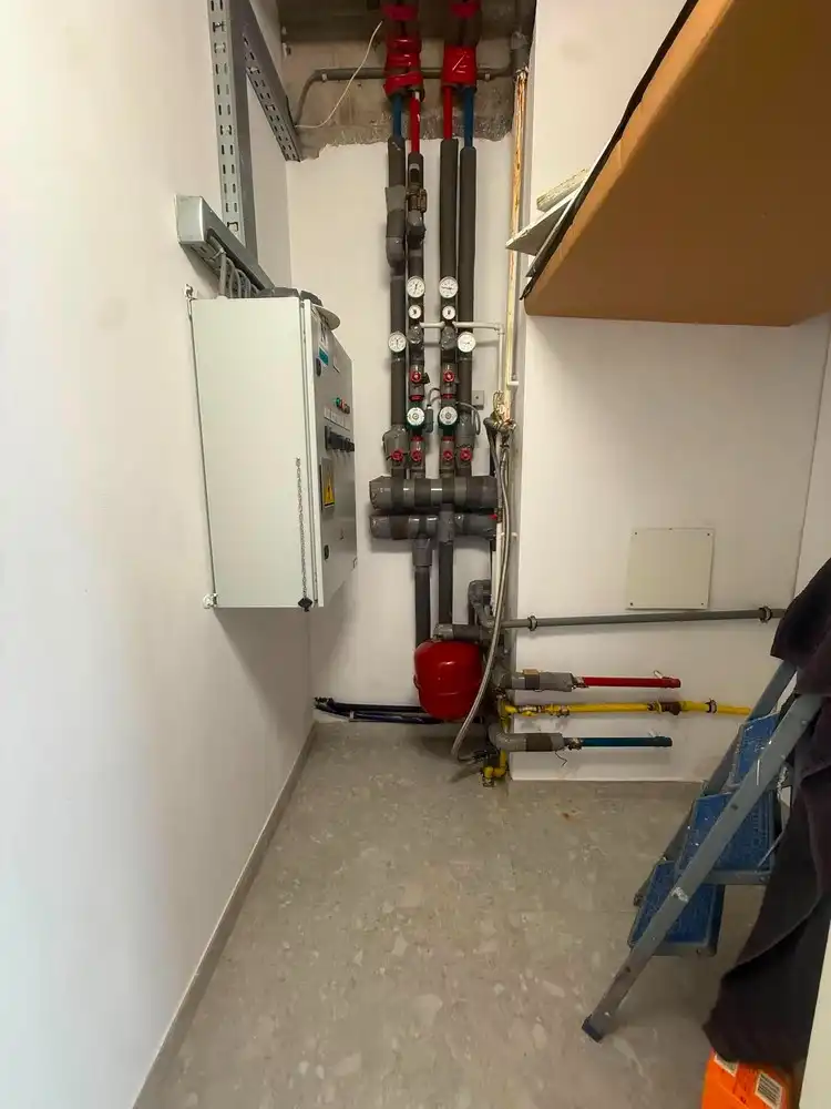 Instapklare nieuwbouw handelsruimte op A-locatie in Oostduinkerke foto 12