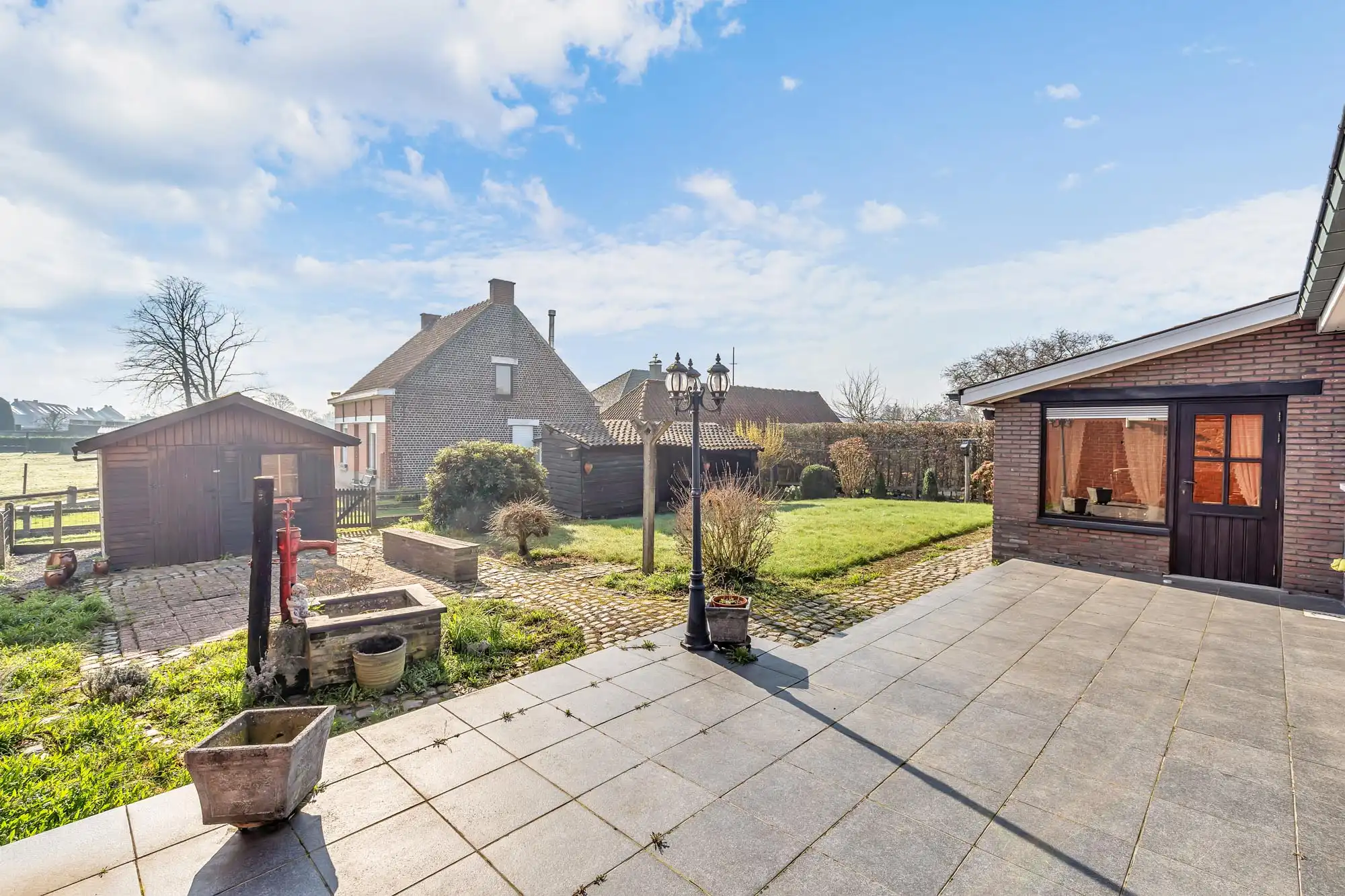 Ruime bungalow met 3 slaapkamers op perceel van 907 m² foto 16