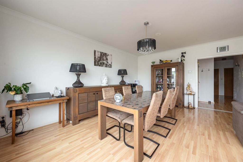 Woning vol potentieel met grote zonnige tuin foto 5