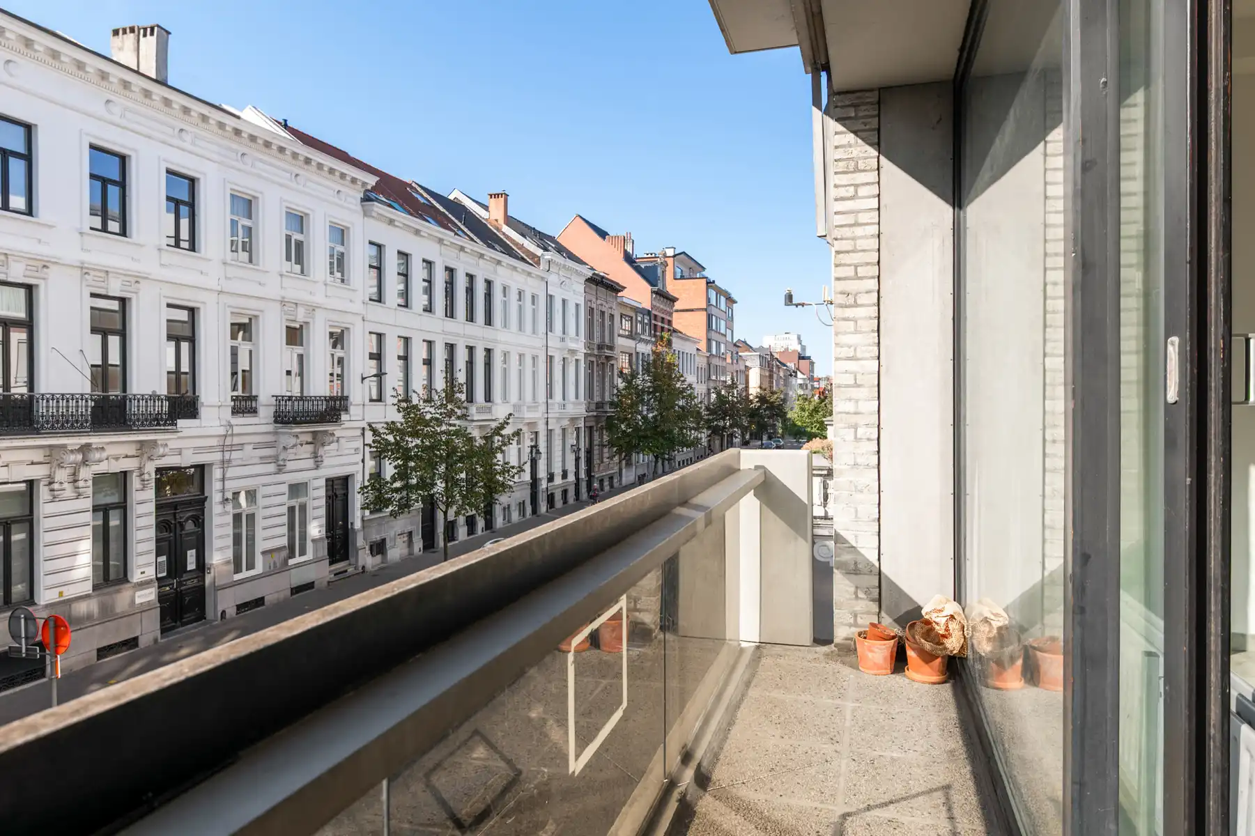 Ruim 3-slaapkamer appartement met terras op toplocatie foto 14