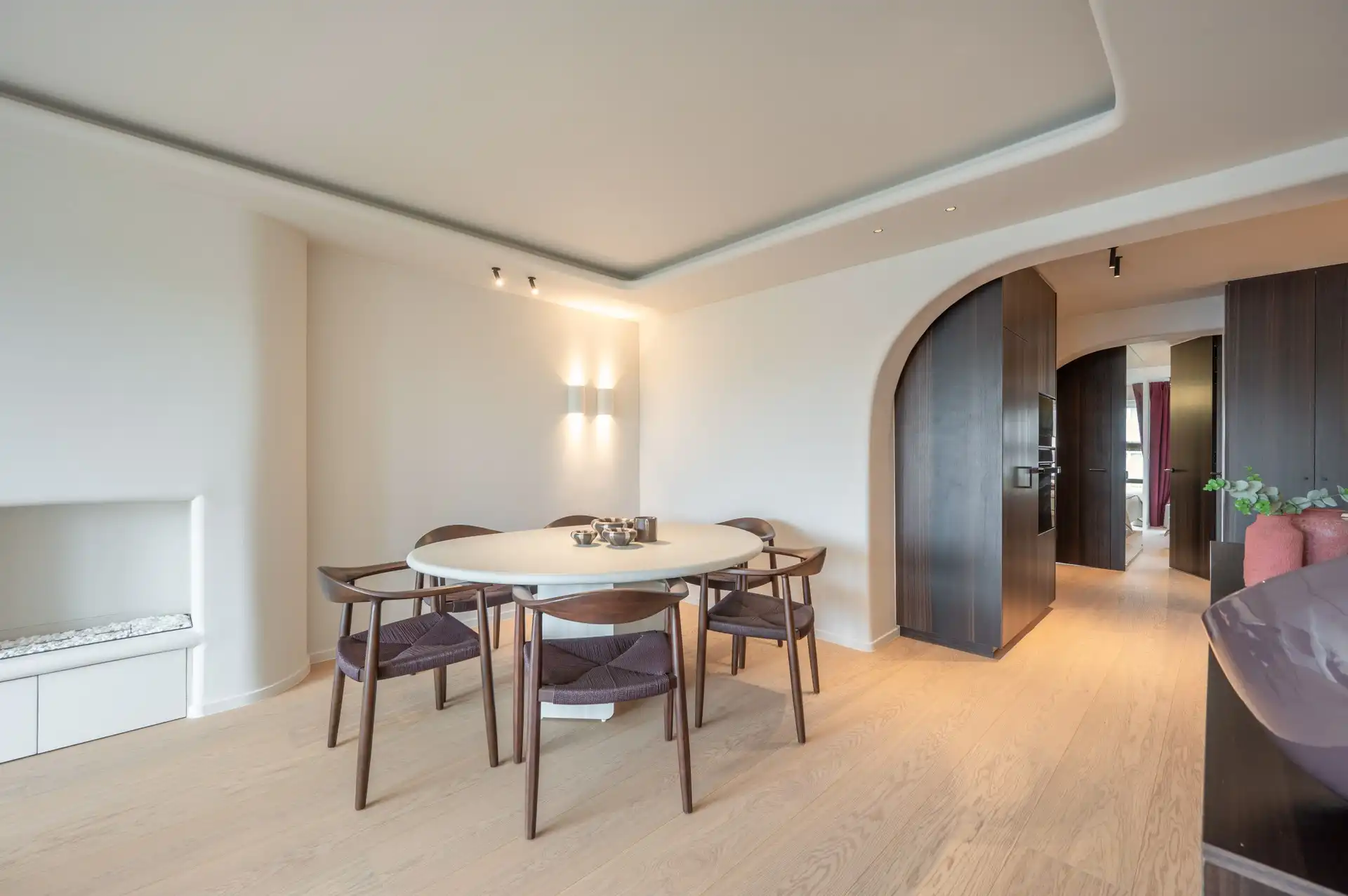 Centraal gelegen gerenoveerd appartement met twee terrassen nabij de Lippenslaan foto 7