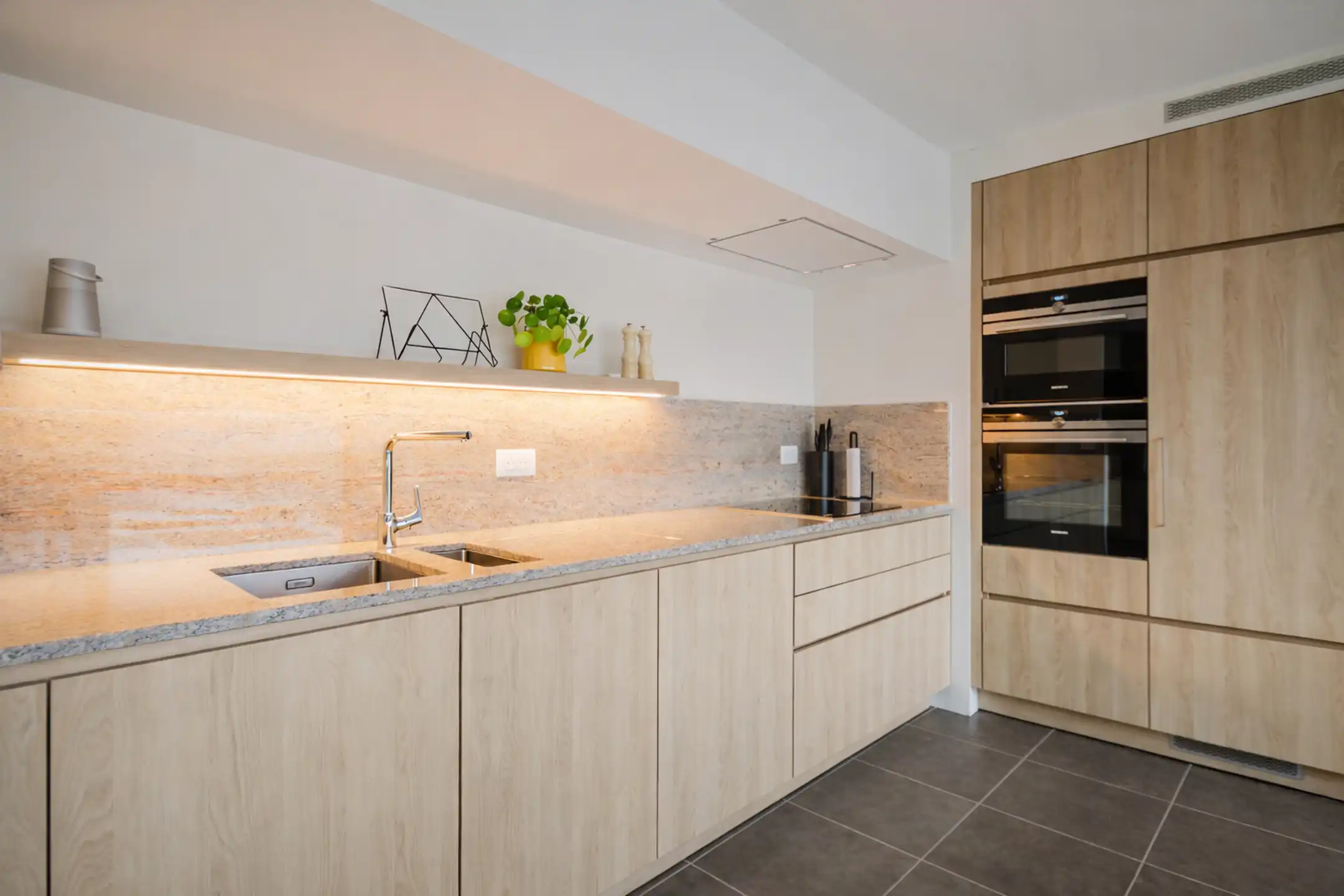 Lichtrijk appartement te koop in Oostakker  foto 6