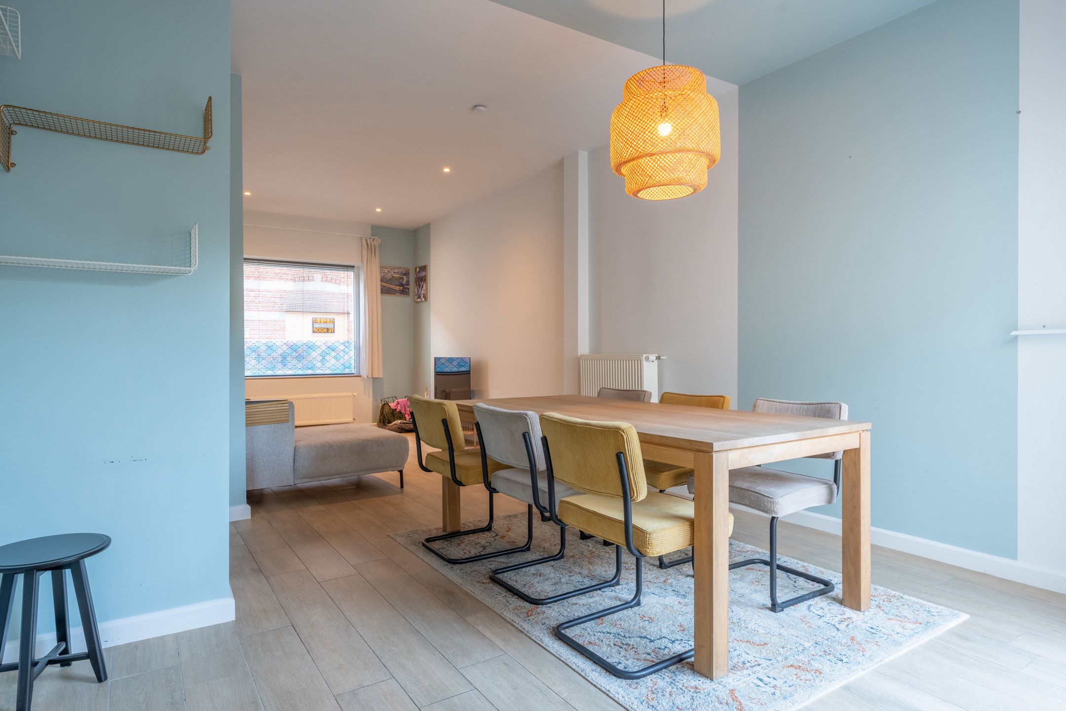 Recent gerenoveerde woning met 4 slpks en zij-ingang! foto 6