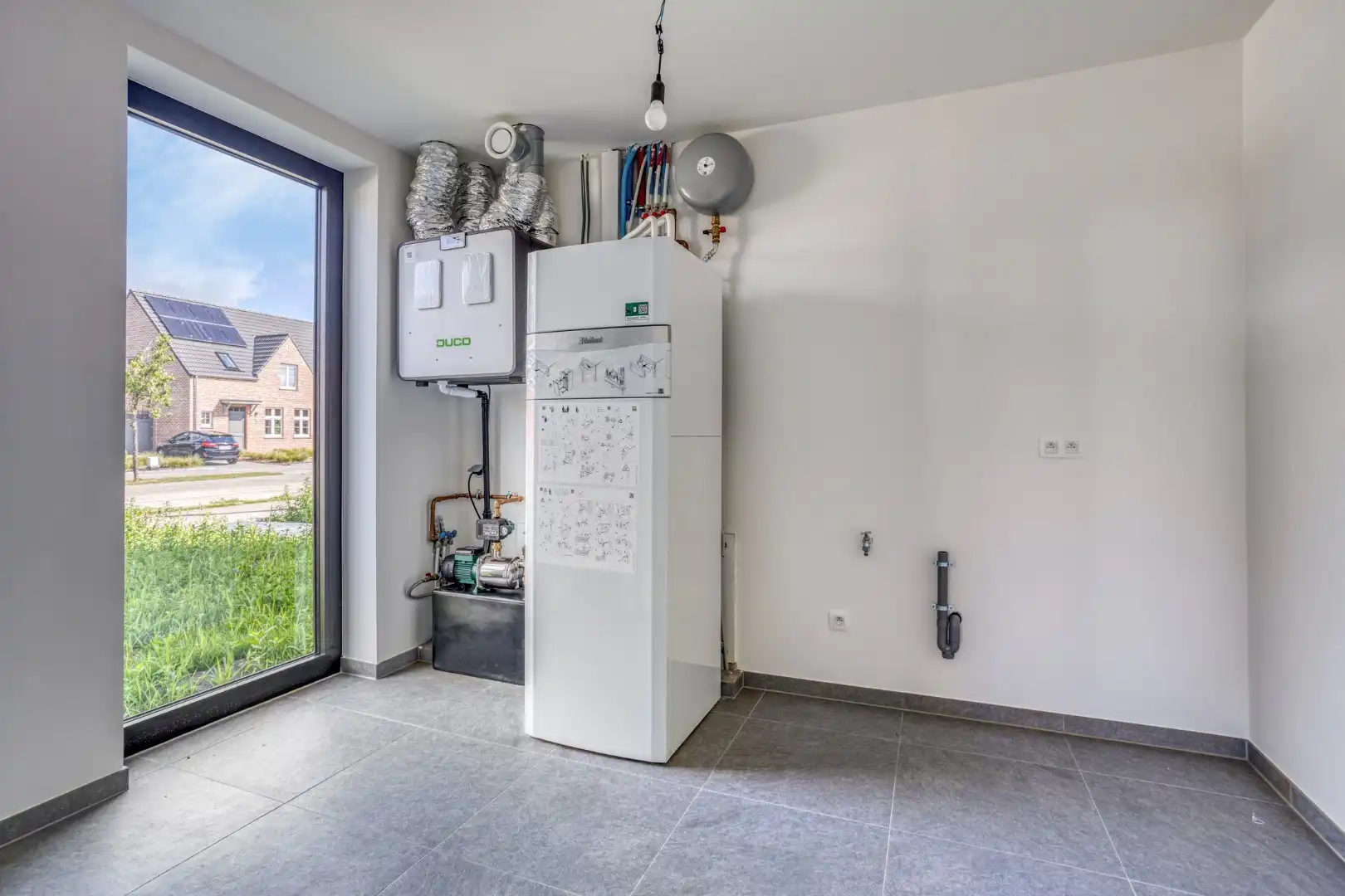 Instapklare nieuwbouw met 3 slpk en tuin foto 21