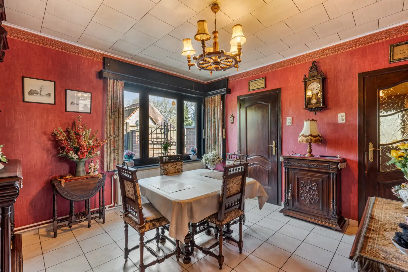 Halfvrijstaande gezinswoning met veel mogelijkheden op een perceel van 8are!  foto 7