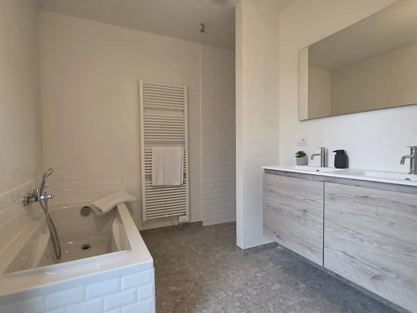 Nieuwbouwwoning E-peil 5 met grote tuin, gelegen in het woonproject Lijstergalm in Kuurne. foto 14