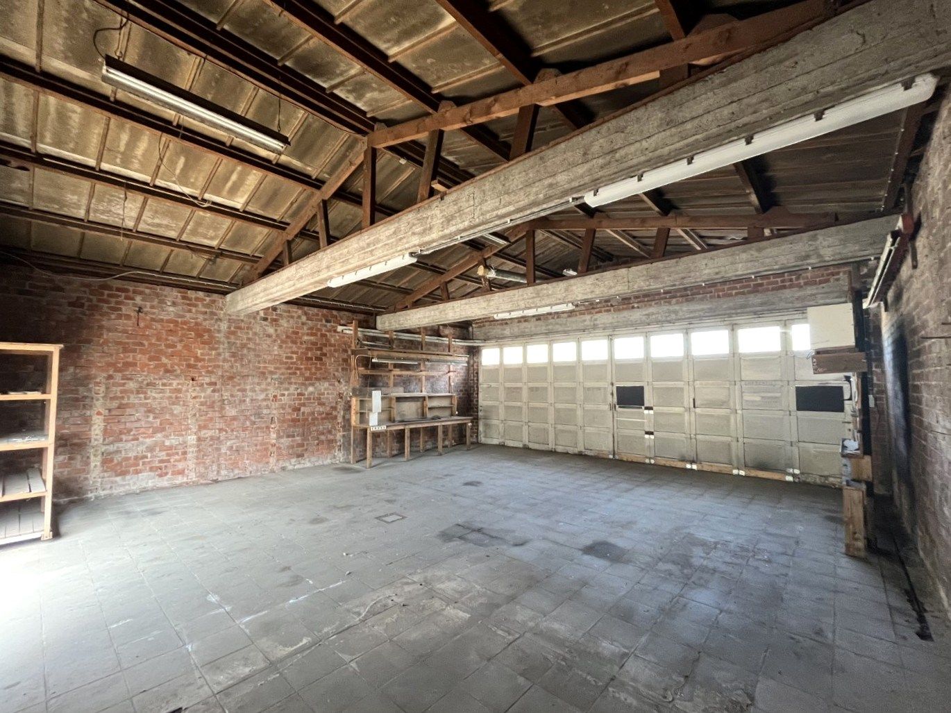 Te renoveren woning met achterliggende grond foto 17