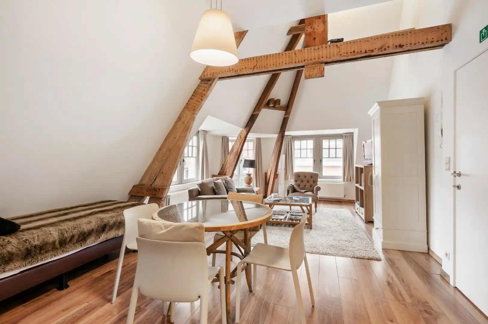 OPBRENGSTEIGENDOM/VAKANTIEWONING MET 4 ENTITEITEN IN HET CENTRUM foto 14