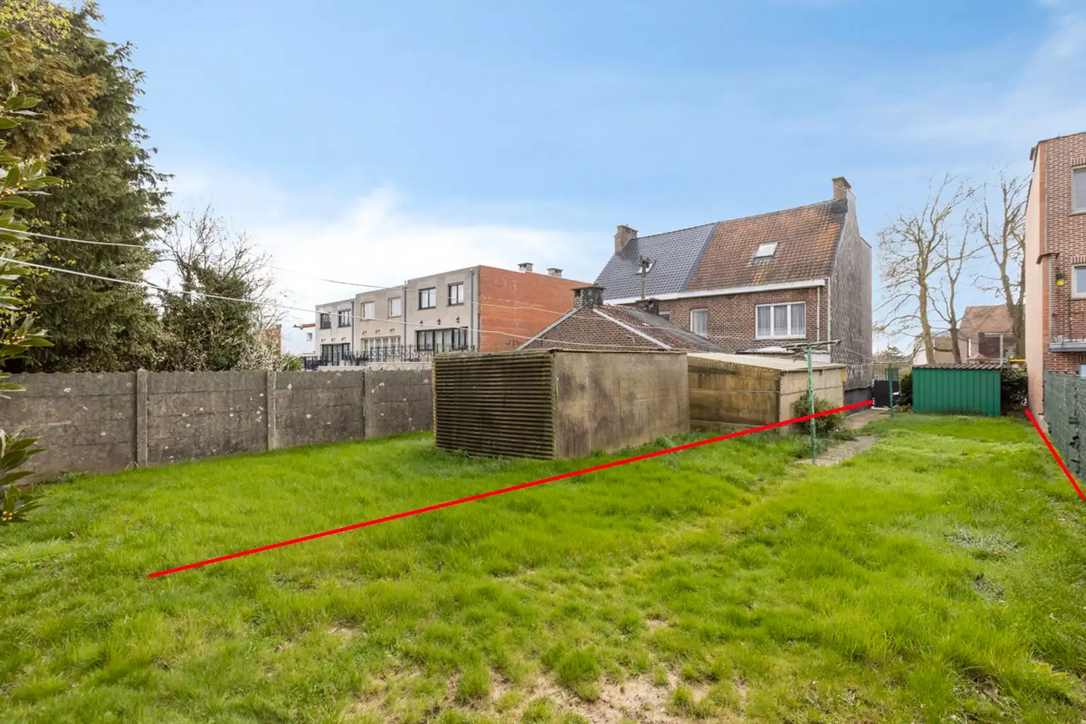 Bouwgrond van 2a70ca, geschikt voor bouwen van 2-gevelwoning foto 2