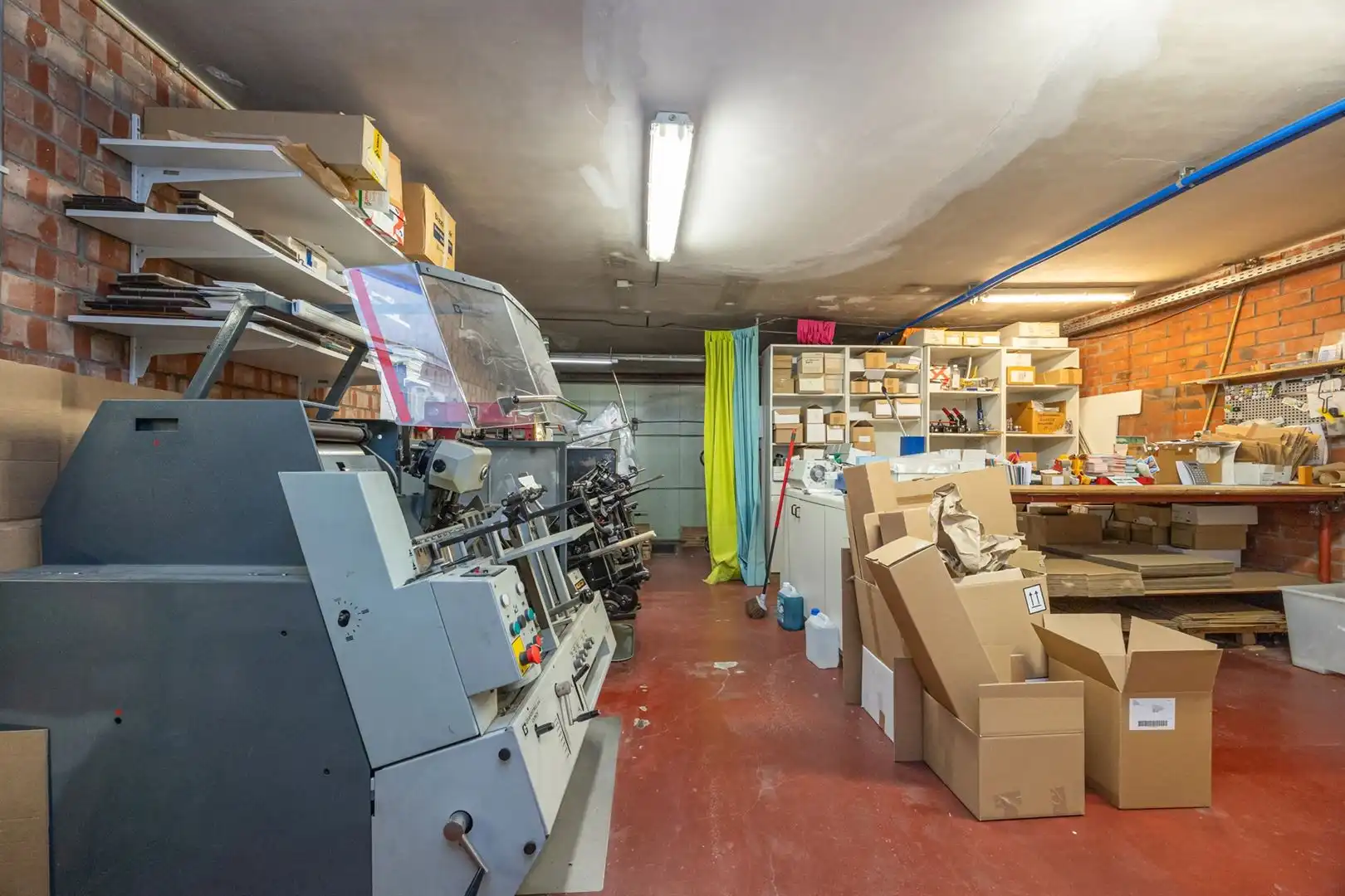 Commercieel  hoekpand over KLINA foto 16