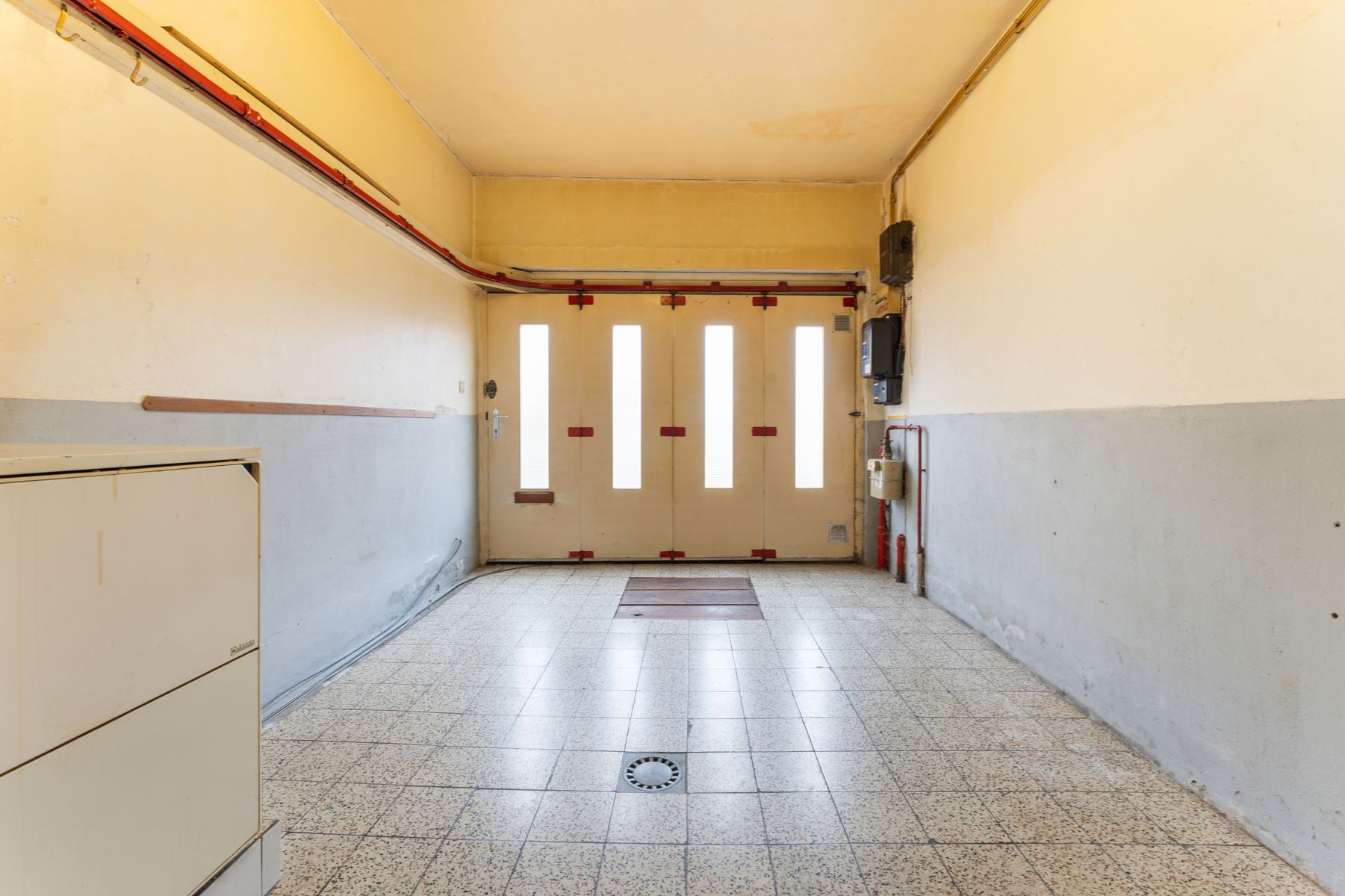 Centraal gelegen woning met 4 slpk , 2 garages en stadstuin foto 18