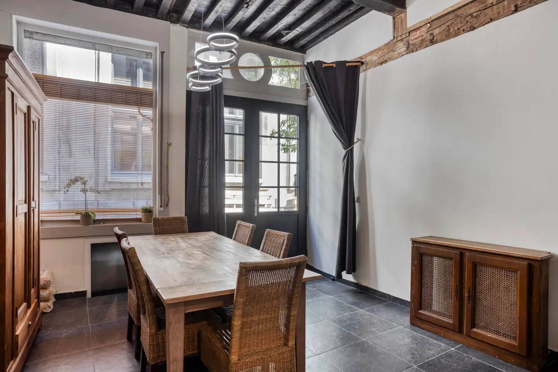 Historische stadswoning nabij het Conscienceplein. foto 4