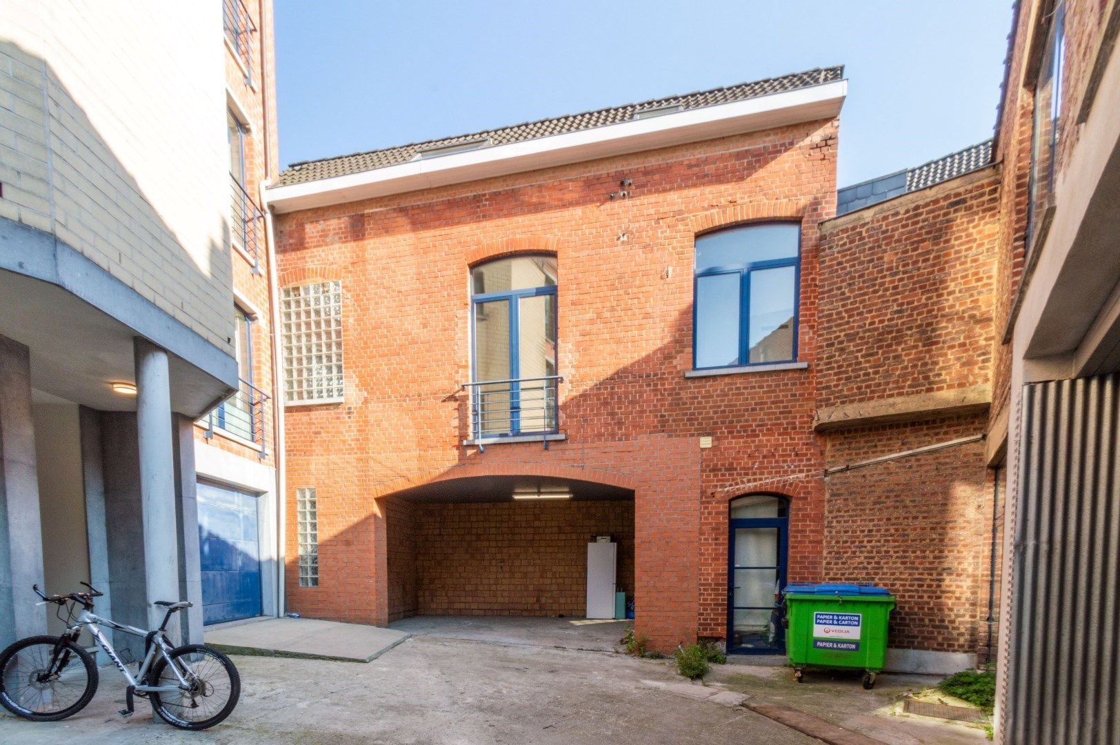 Gelegen te Centrum halle: woning met fietsenberging! foto 1