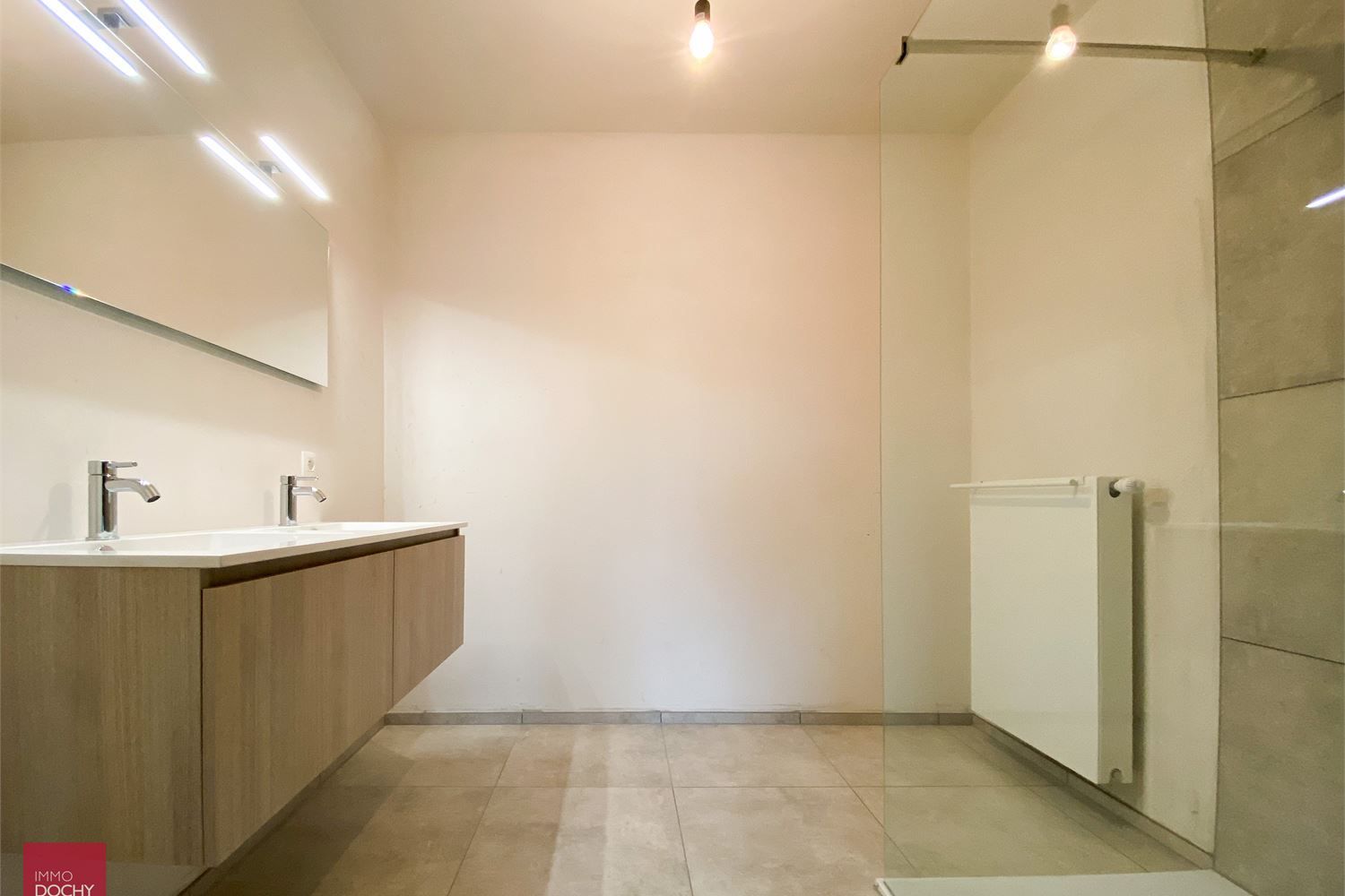 Recent GESCHILDERD  appartement in centrum Deerlijk | St Amandusstraat foto 10