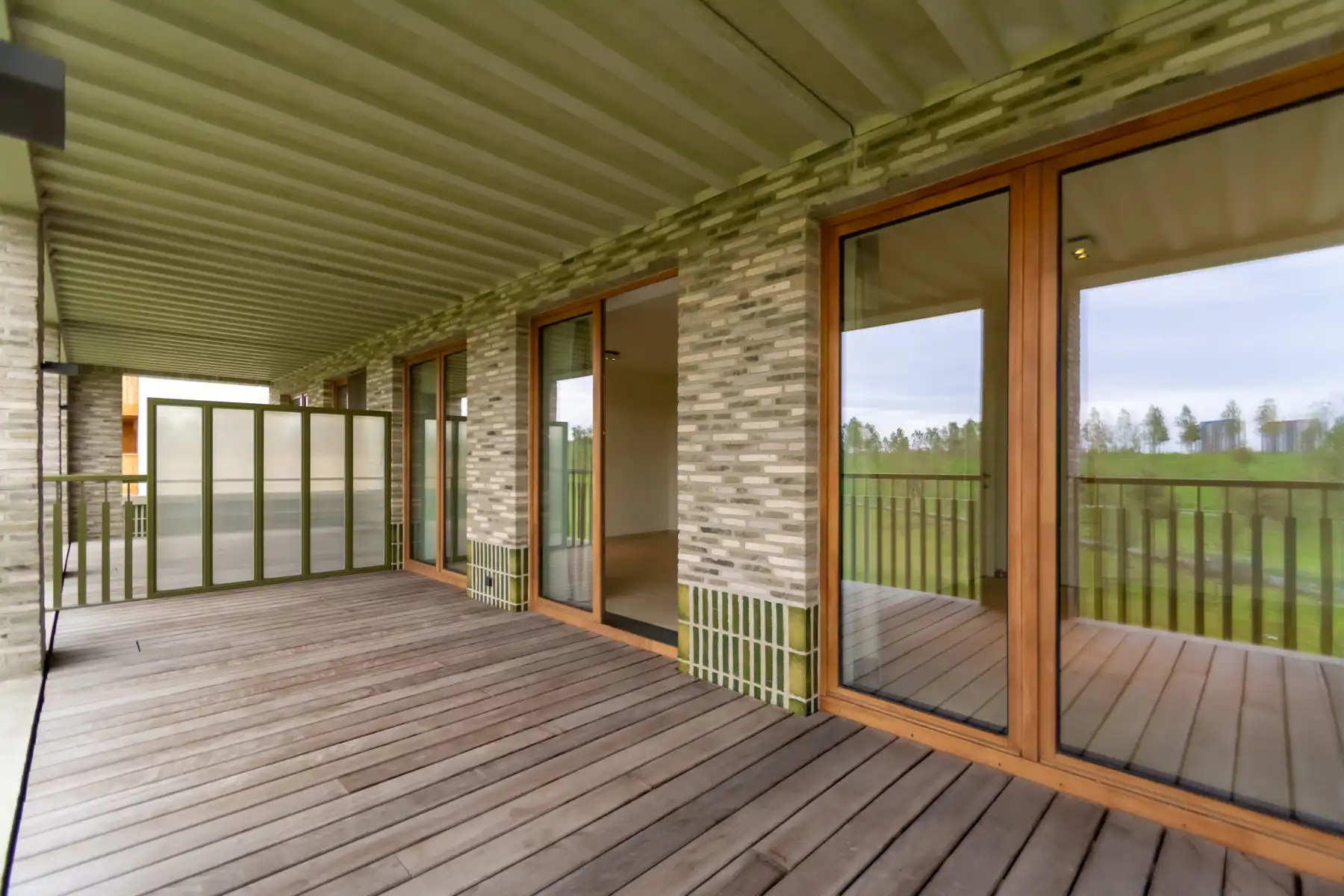 Prachtige 1 slaapkamers appartement met parkzicht foto 4