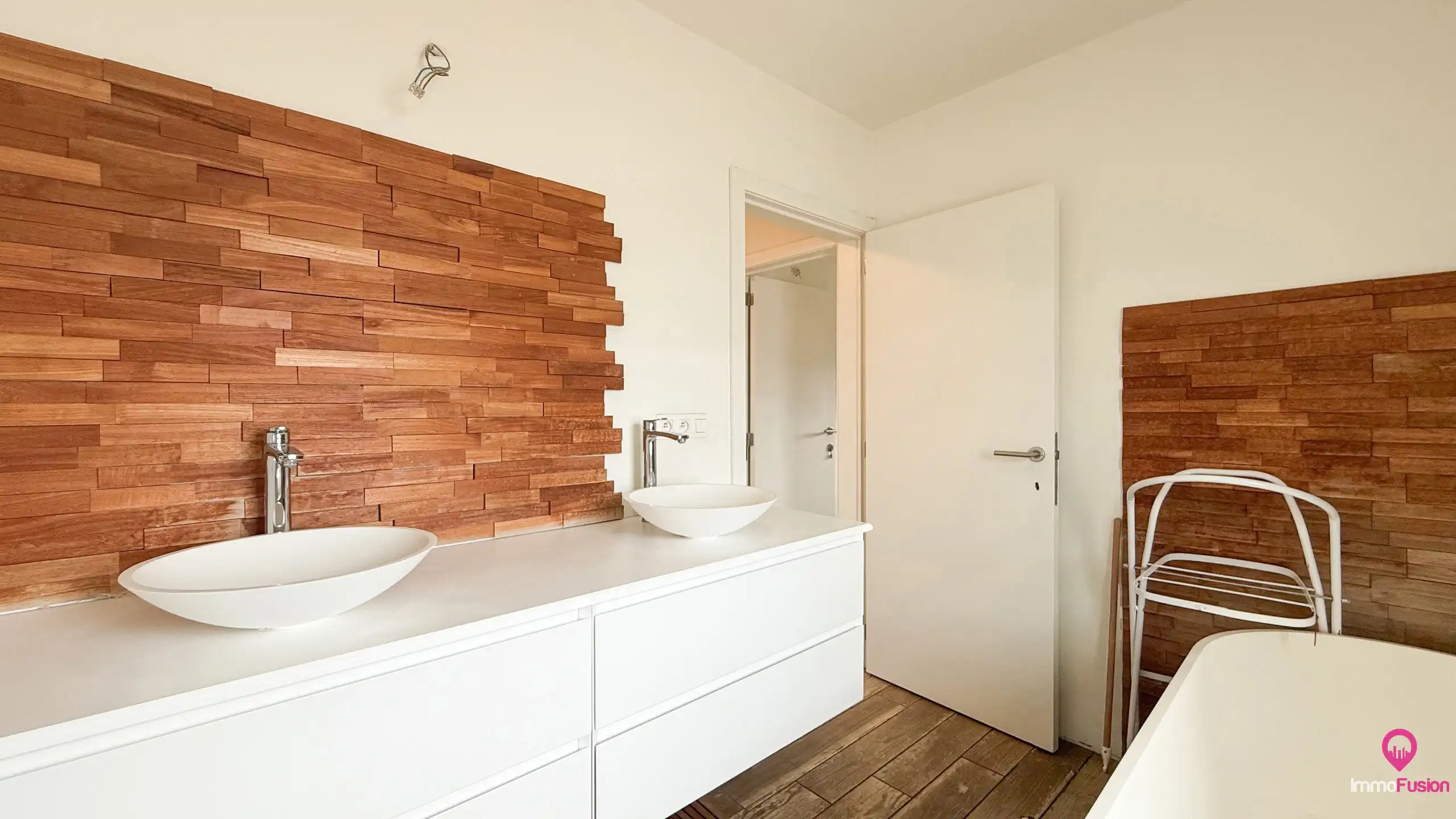 Recente halfopen woning met 3slpks, veranda en ruime tuin! foto 20