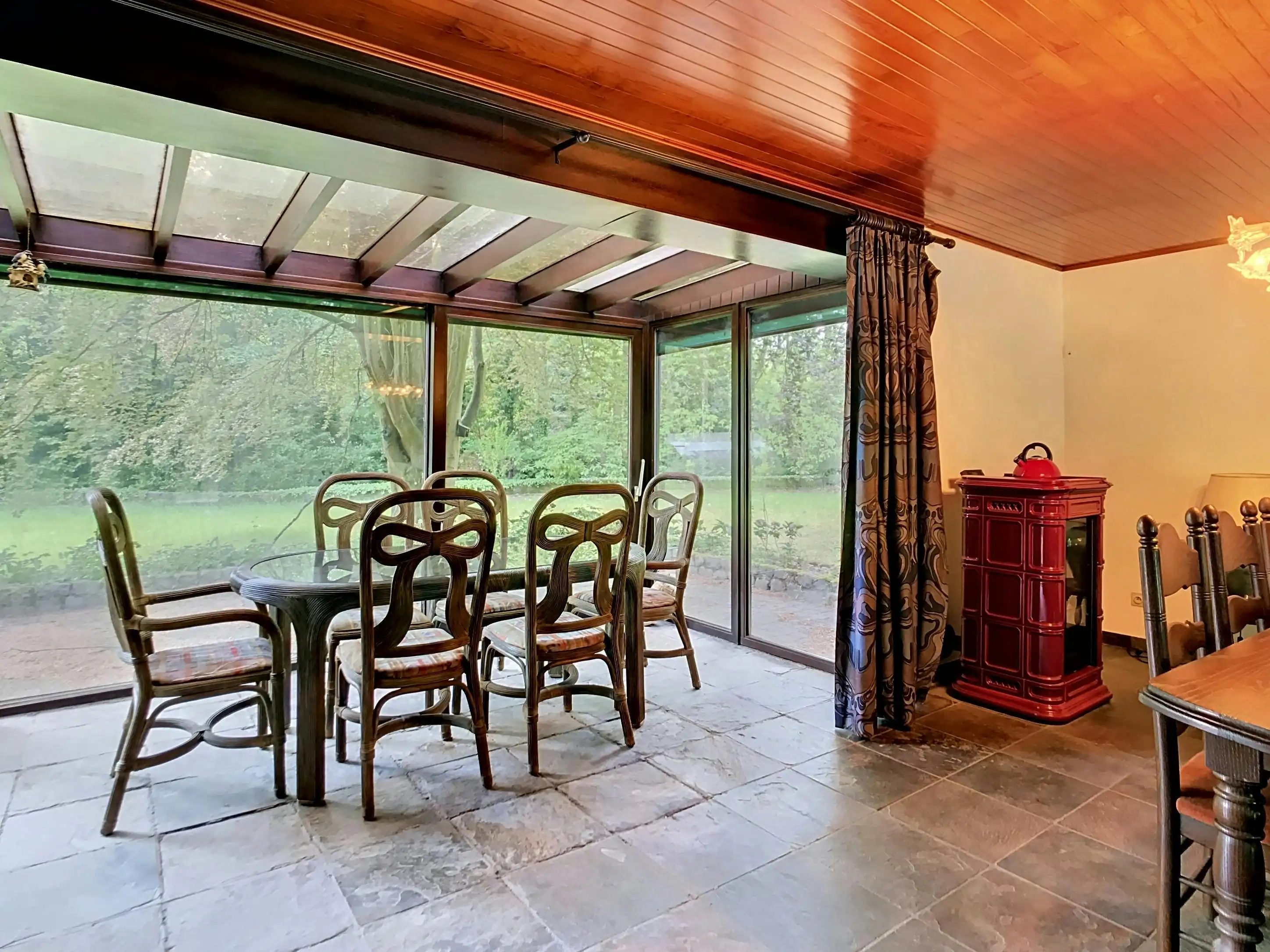 Ruime vakantiewoning op groot open perceel in bosrijk gebied foto 13