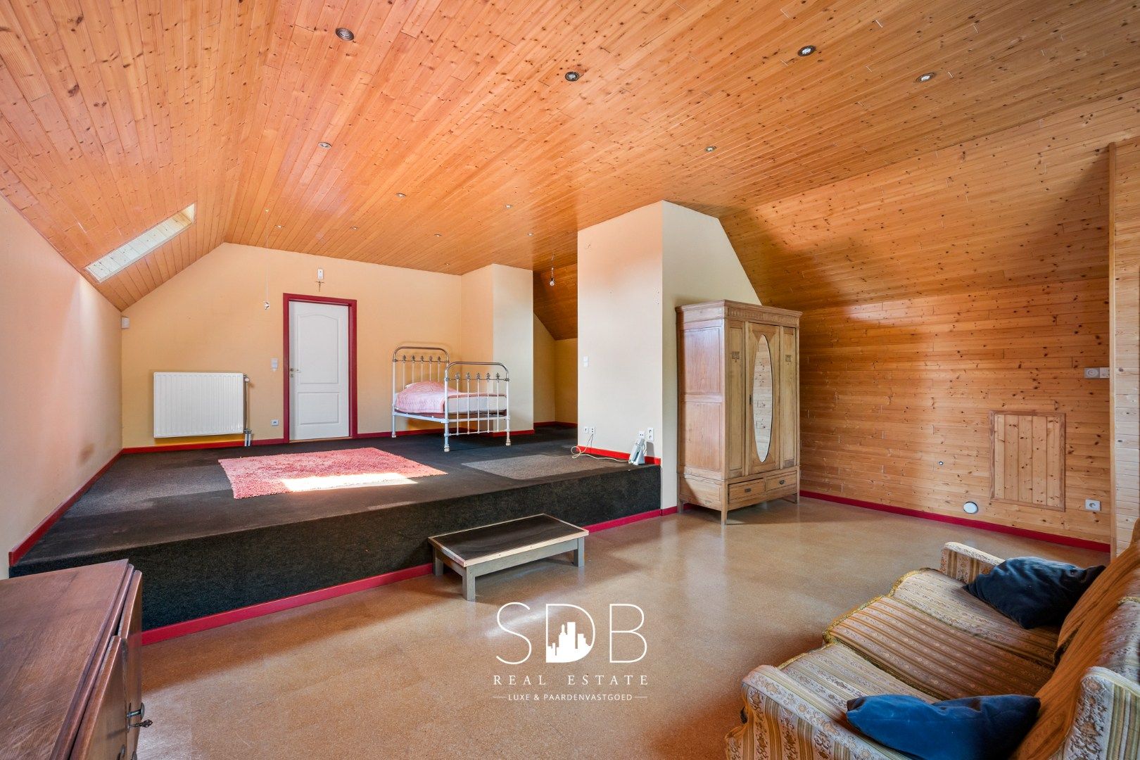 Hedendaagse villa met gezinstuin en graslanden op 7.496m² foto 26