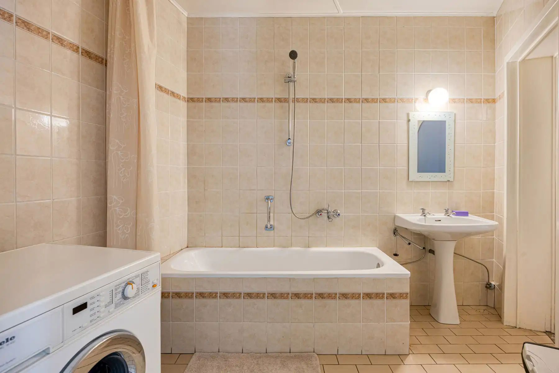 CHARMANTE WONING MET VEEL POTENTIEEL TE KOOP IN REGIO ASSE foto 11