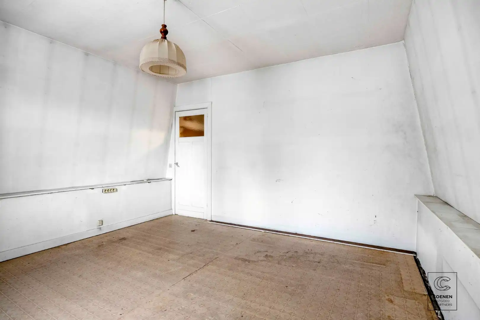 Volledig te renoveren woning met potentieel op een schitterende ligging te Brasschaat foto 11