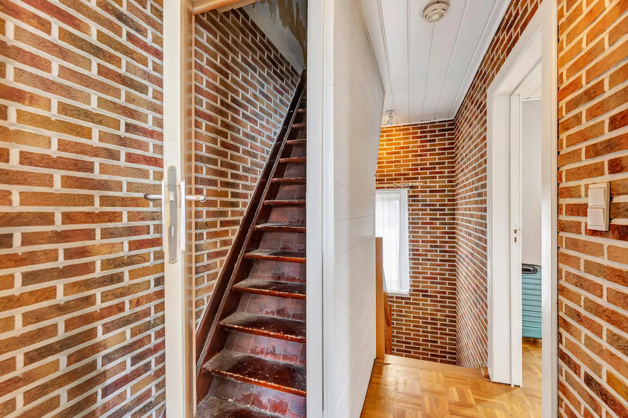 Instapklare hoekwoning met garage foto 11
