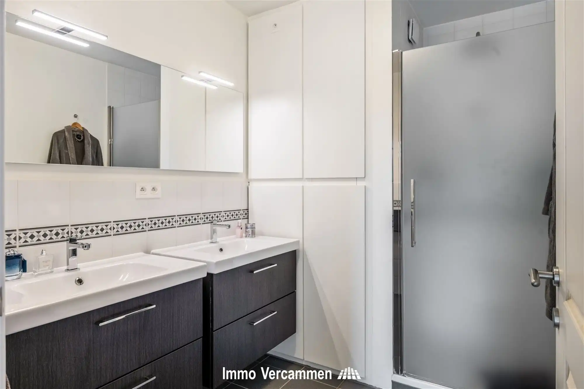 Elegante herenwoning met 4 slaapkamers, ruime zolder en zonnige tuin in Koningshooikt foto 13