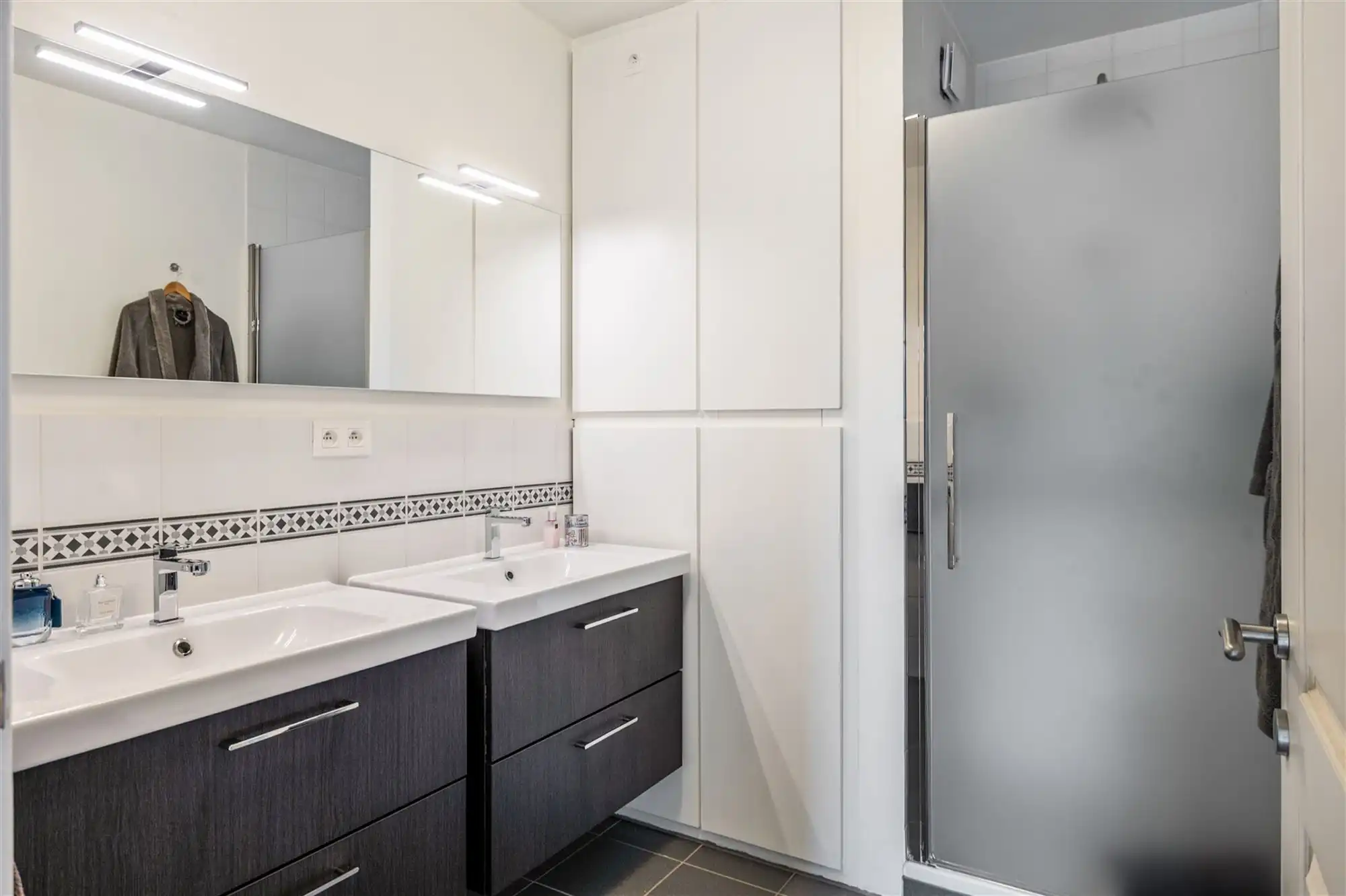 Elegante herenwoning met 4 slaapkamers, ruime zolder en zonnige tuin in Koningshooikt foto 13
