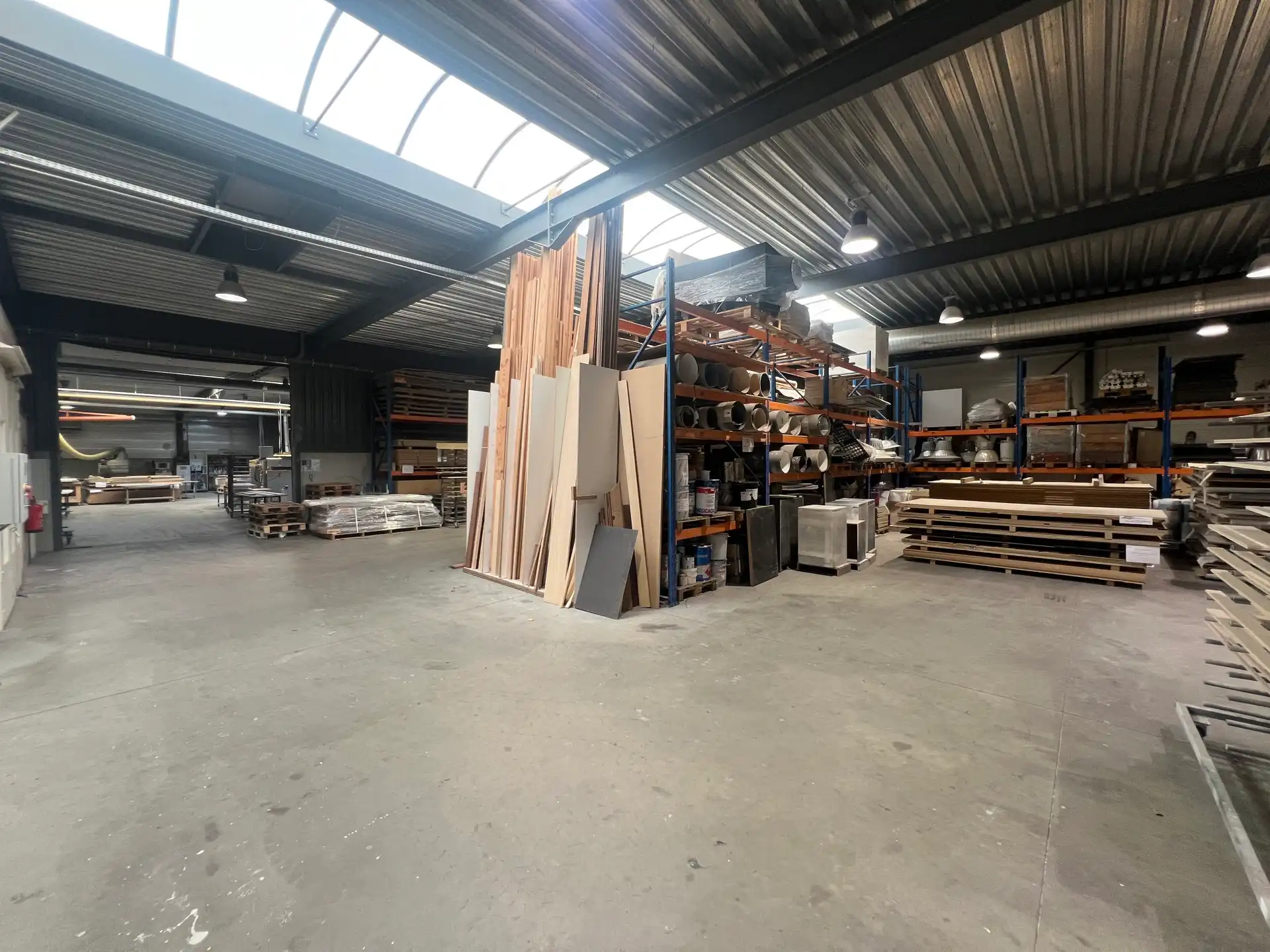 SEMI-INDUSTRIEEL GEBOUW MET APPARTEMENT foto 18