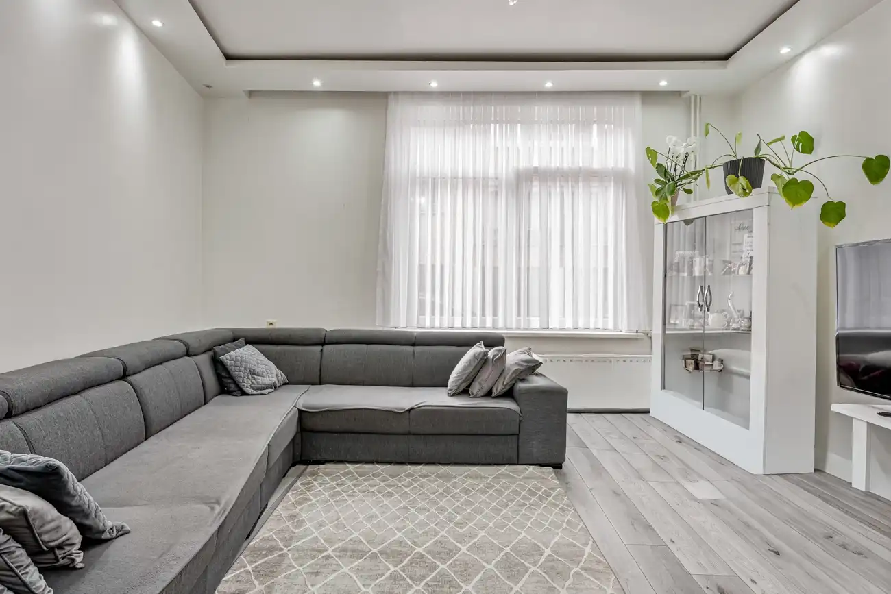 Ruime gesloten woning op een toplocatie in Sint-Amandsberg en nabij het centrum van Gent! foto 5