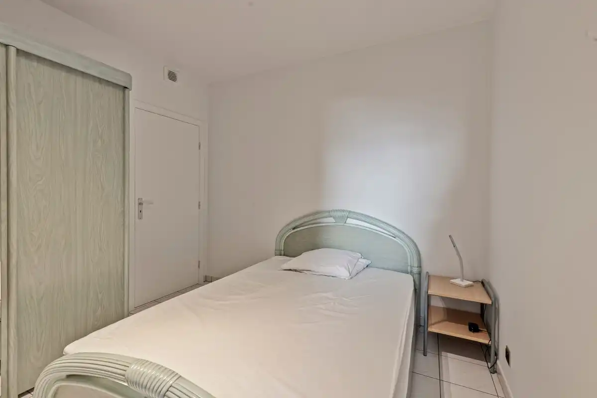 Ruim appartement met twee slaapkamers te koop in Koksijde. foto 11