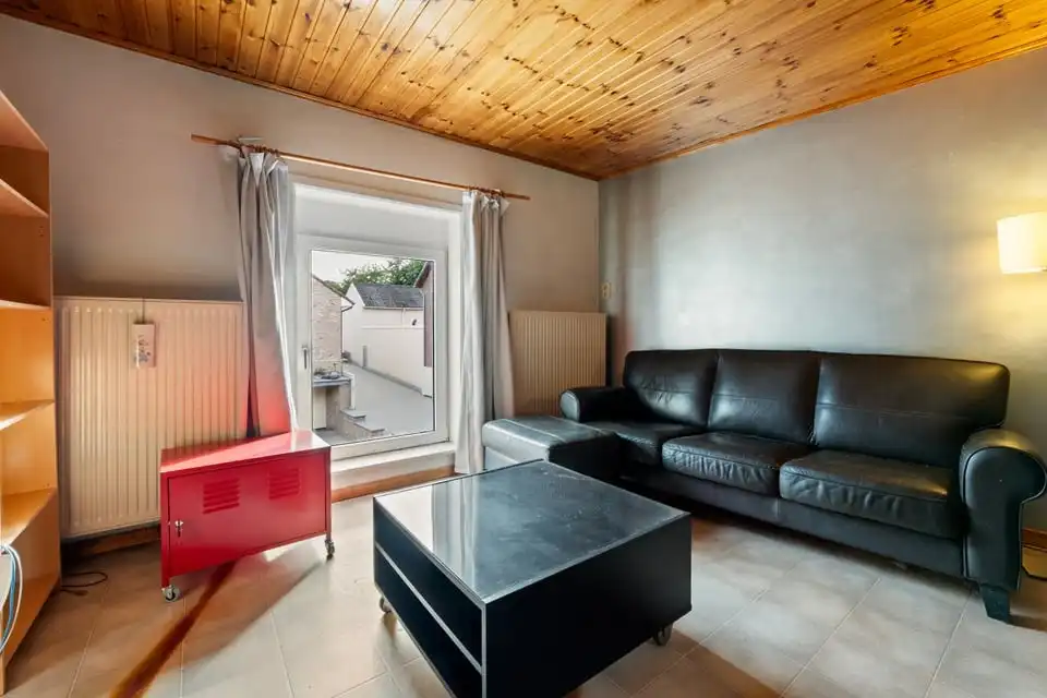 Ruime renovatiewoning met veel potentieel foto 26