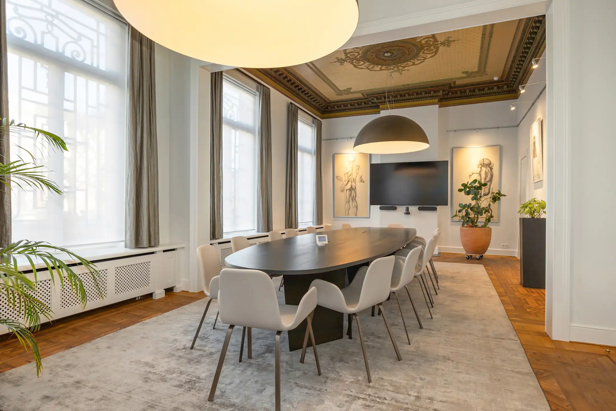 Karaktervol kantoorgebouw te huur in hartje Mechelen foto 2