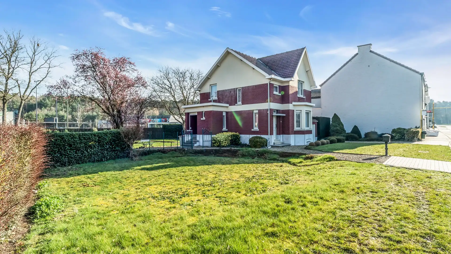 Karaktervolle open bebouwing op 10a 40 ca in As foto 2