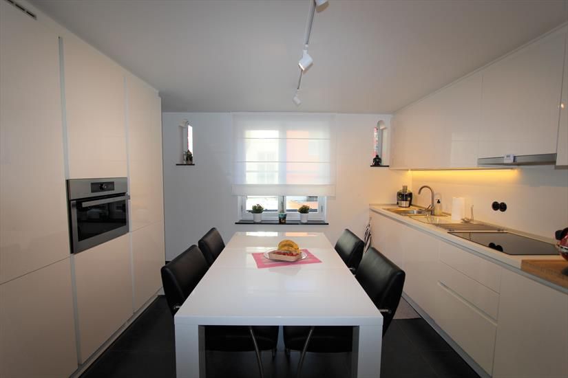 Geklasseerd appartement in hartje Tongeren. foto 4