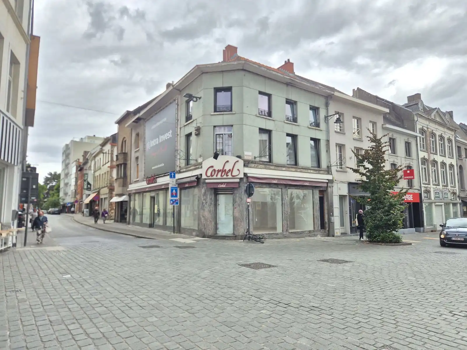 Kantoorruimte in het centrum van Aalst - toplocatie!  foto {{pictureIndex}}
