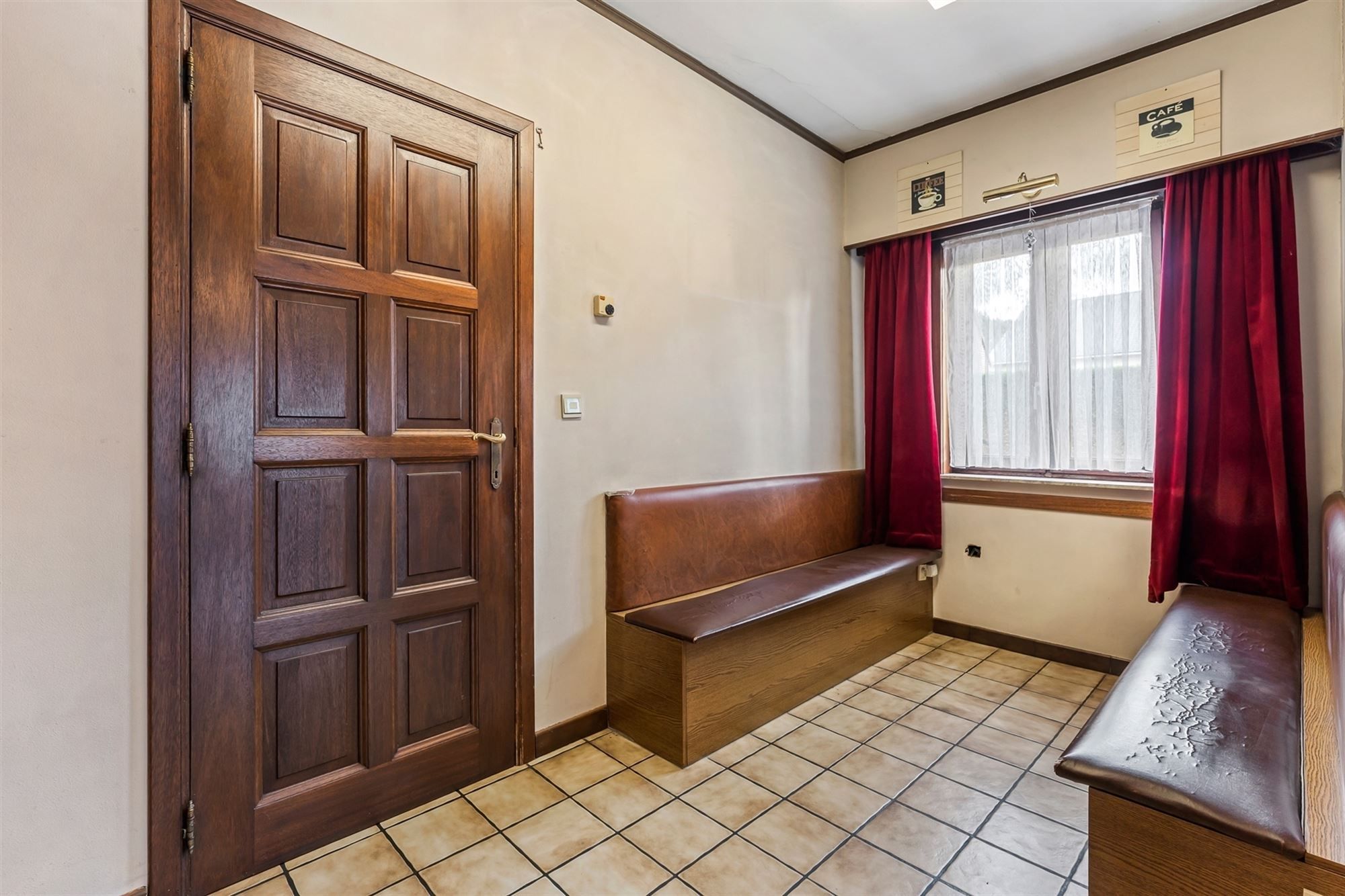 WONING MET GELIJKVLOERSE KAMER OP 950M2 foto 4