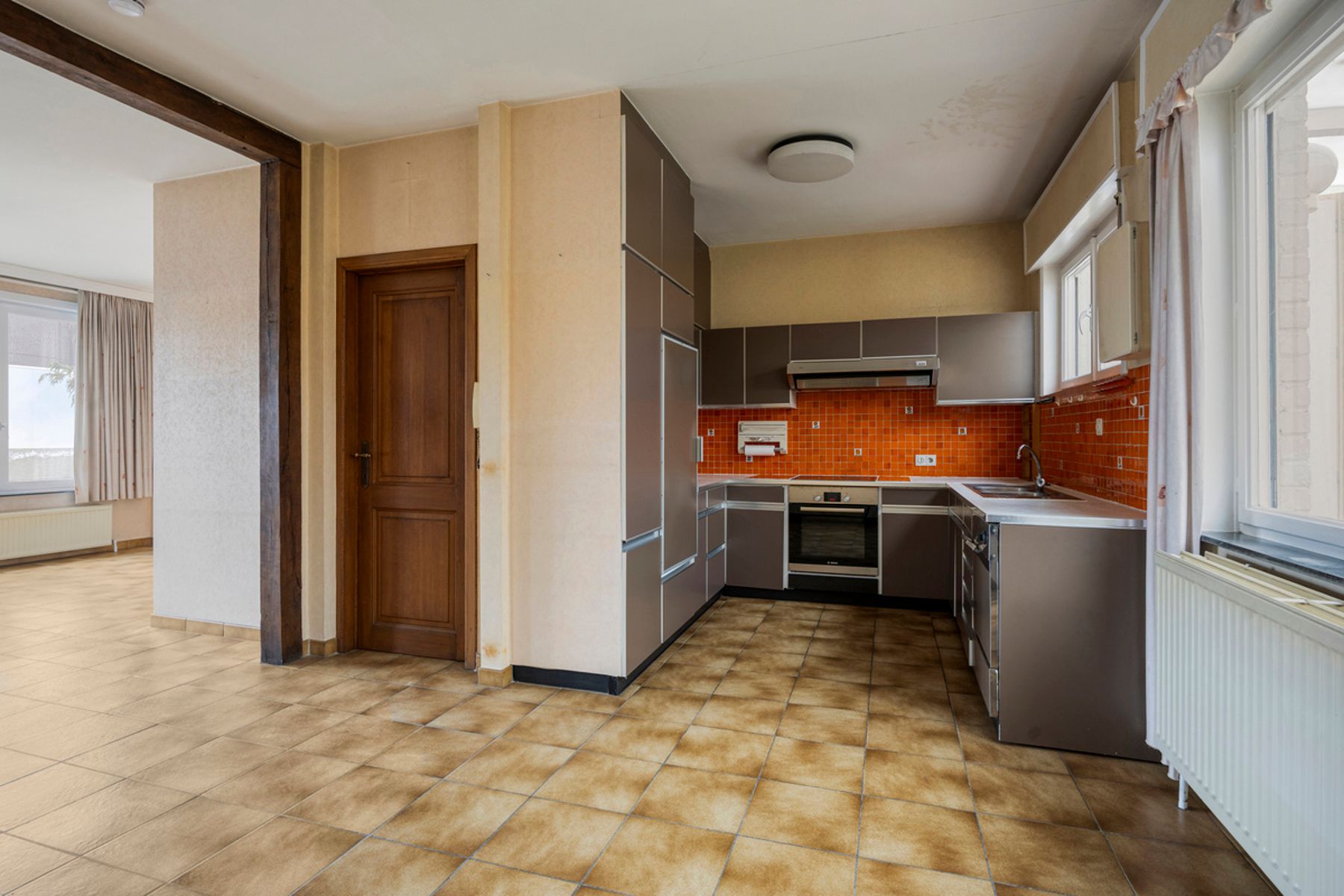 OPTIE Bel-etage woning met 4 slaapkamers, garage en tuin foto 11