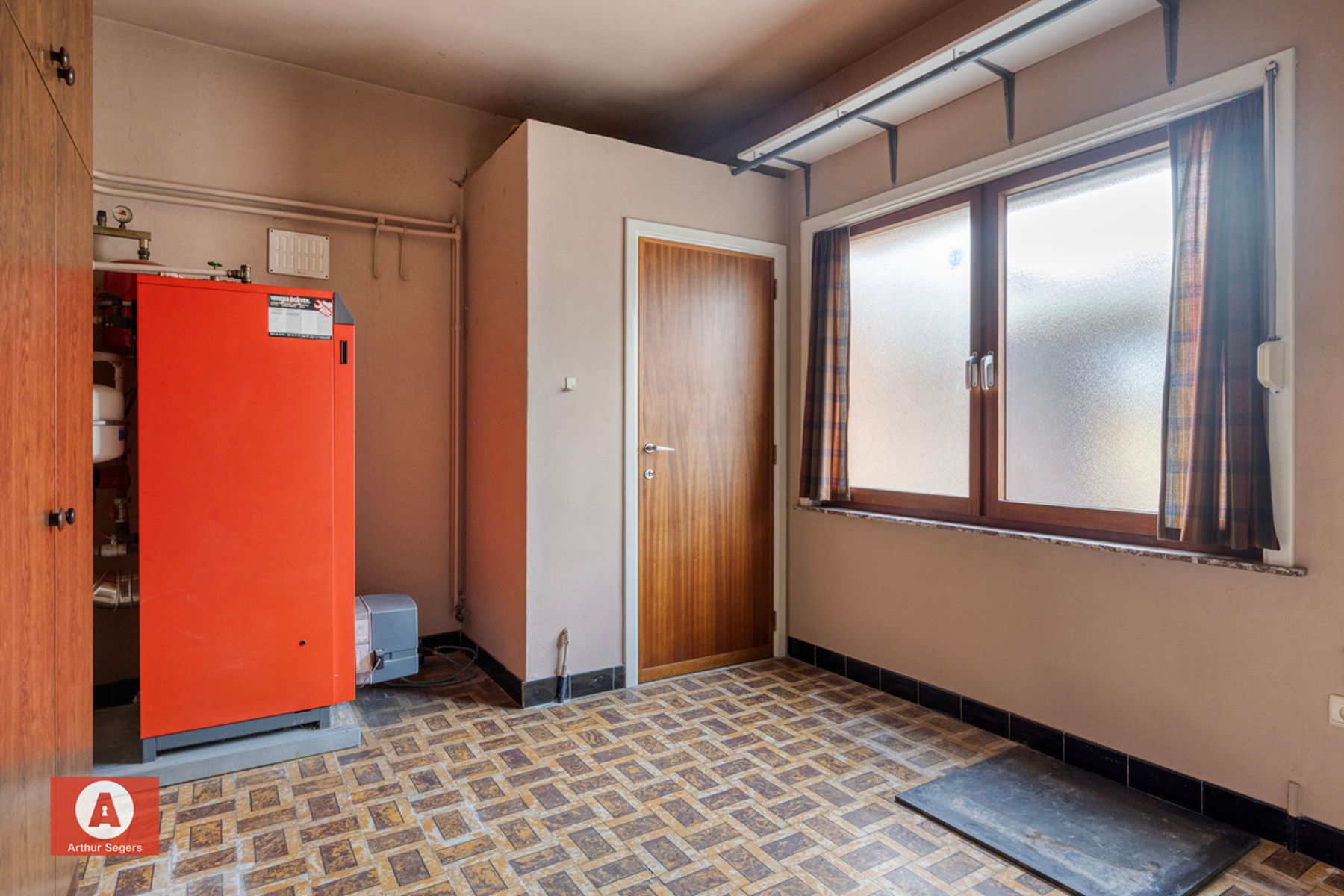 Gezinswoning mét karaktergevel & garage pal bij het centrum. foto 13