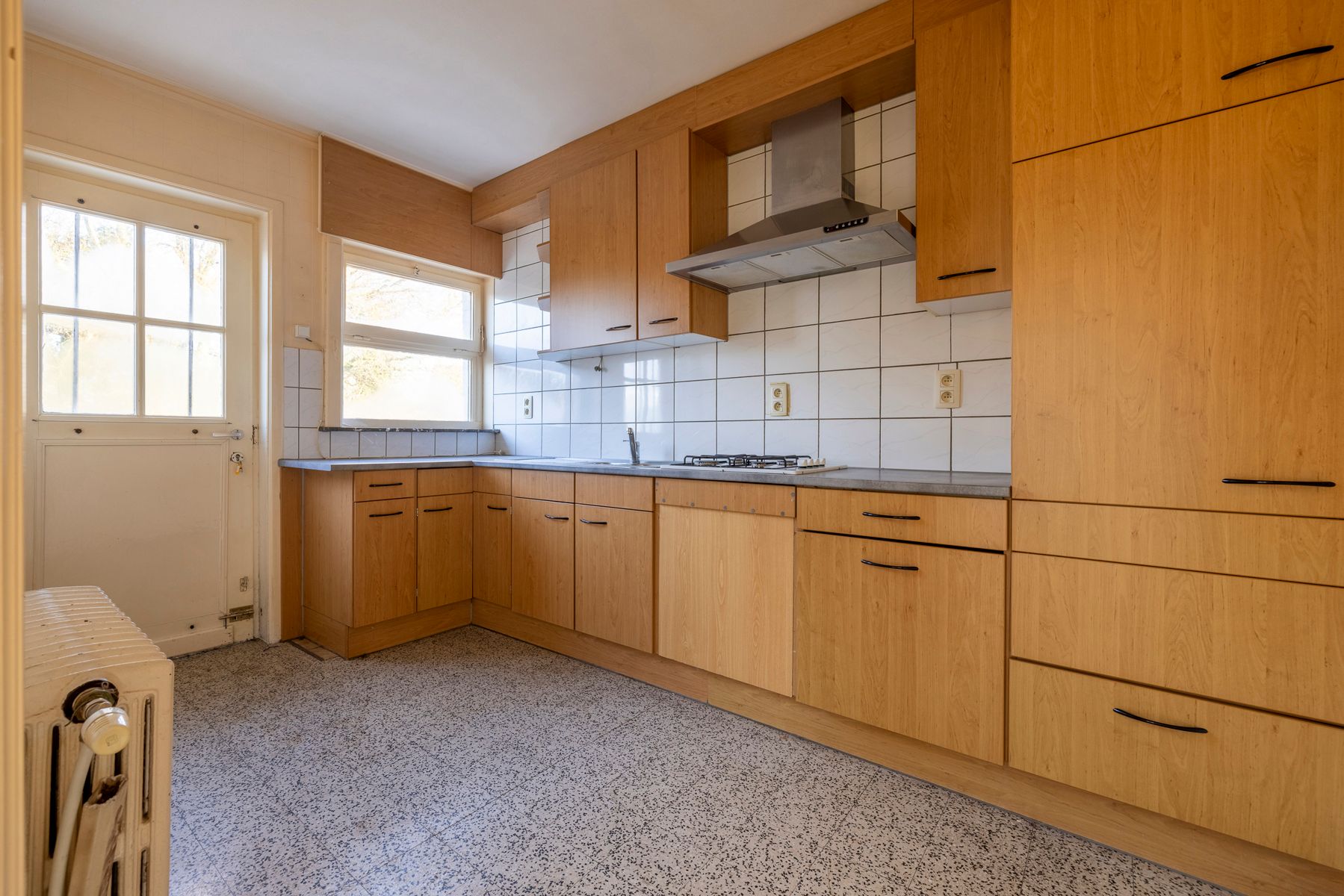 Charmante, te renoveren villa met 4 slaapkamers in Eeklo foto 5