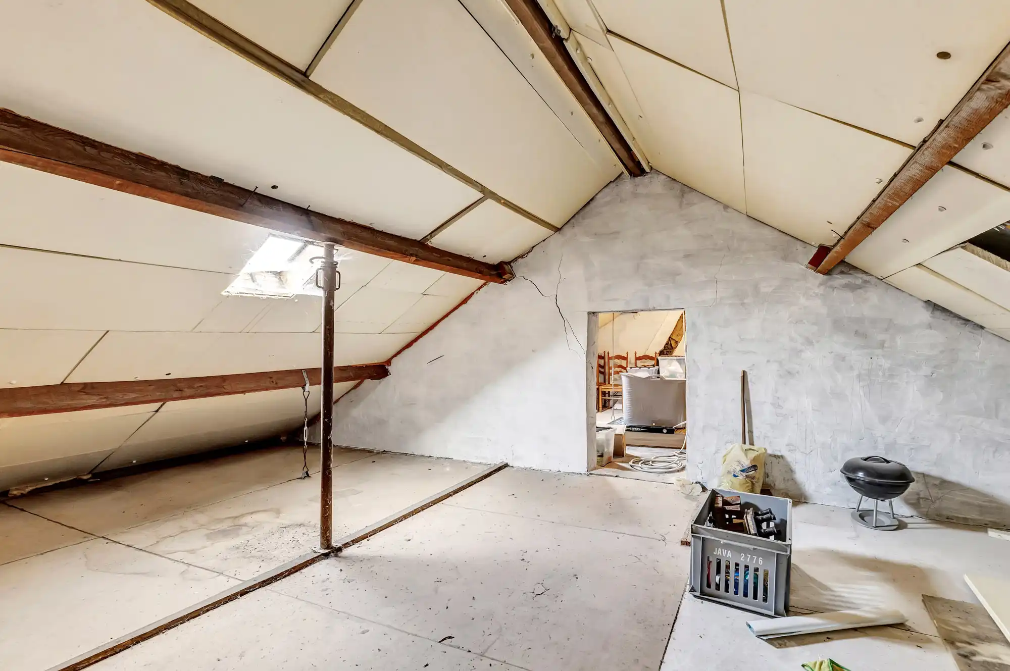 Instapklare woning met ruime garage/opslagplaats foto 18