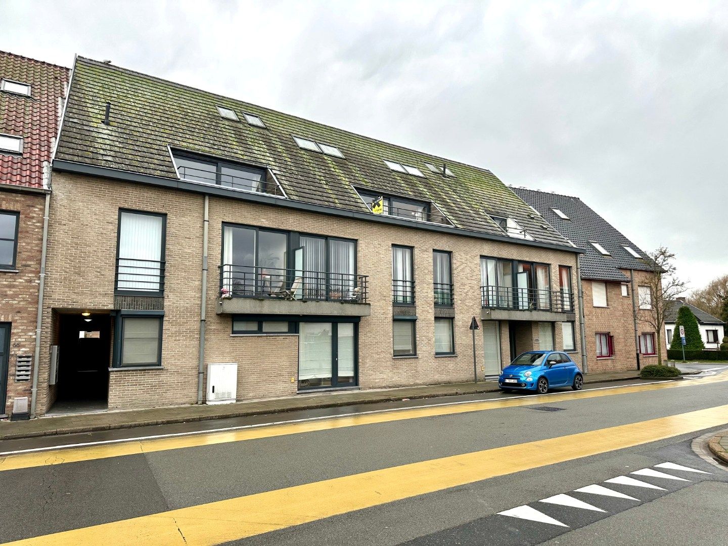 Appartement op centrale ligging te Eernegem foto {{pictureIndex}}