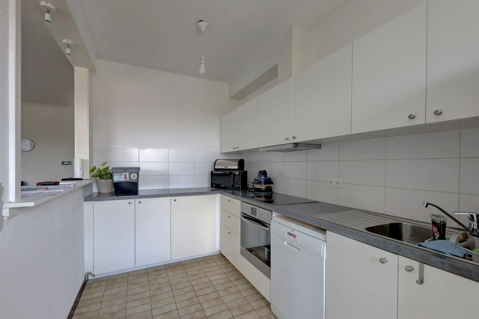 Appartement met 2 slaapkamers en terras vlakbij centrum Wilrijk foto 5