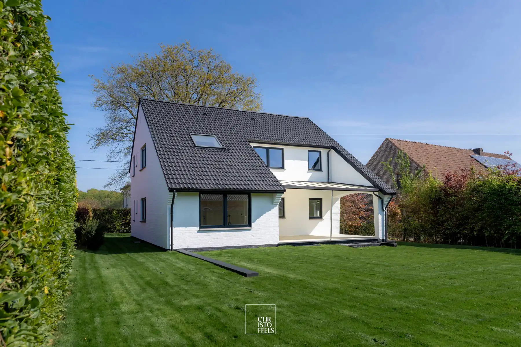 Ruime, volledig gerenoveerde gezinswoning met tuin op een ideale locatie! foto 17