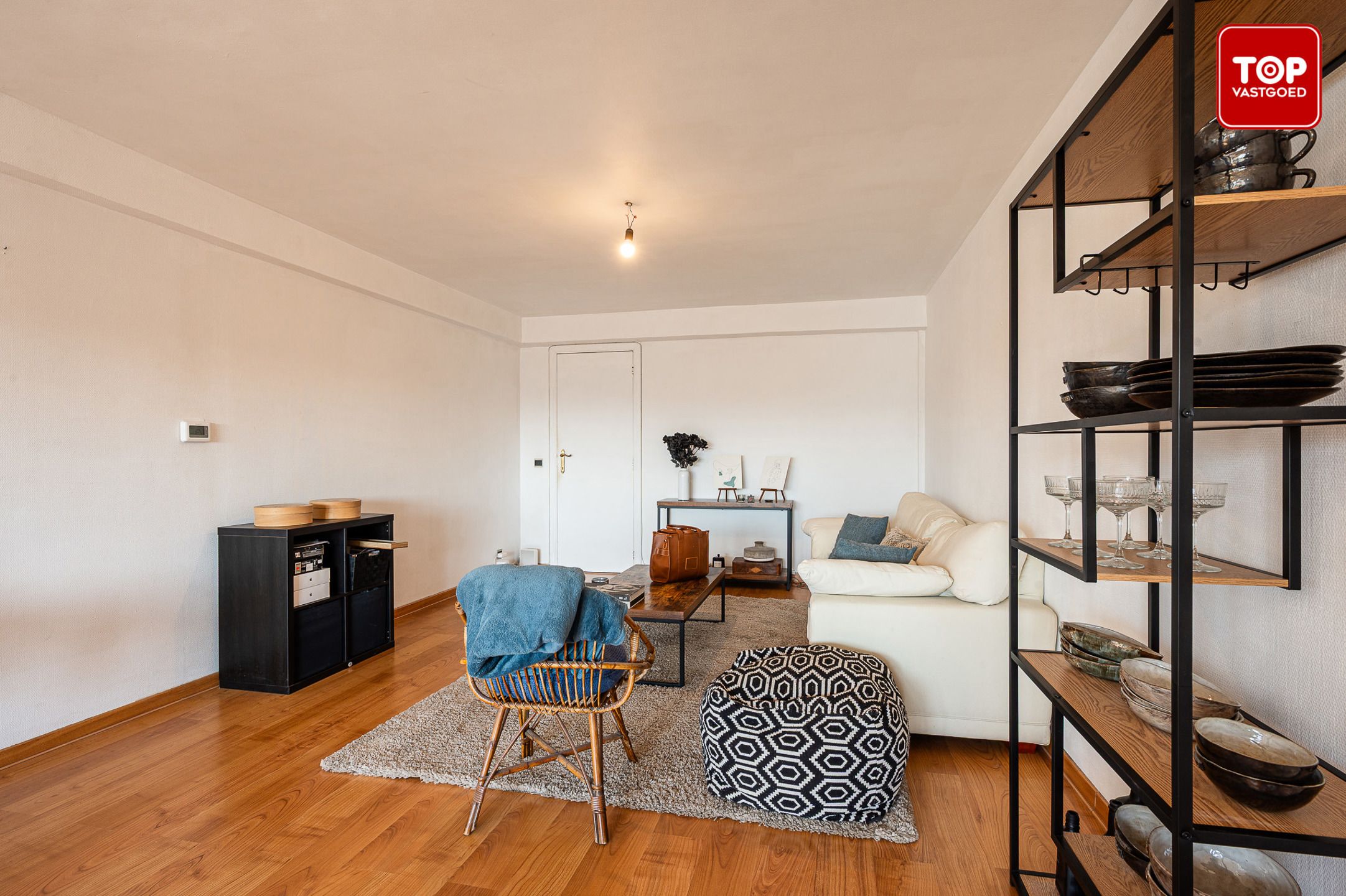 Instapklaar, lichtrijk appartement nabij Sint-Pietersstation foto 2