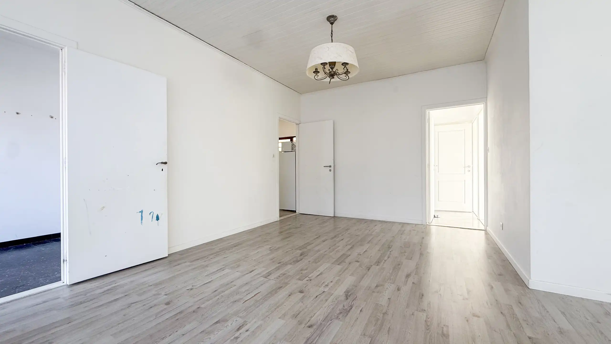 Ruime vrijstaande woning op 709 m² met veel potentieel! foto 7