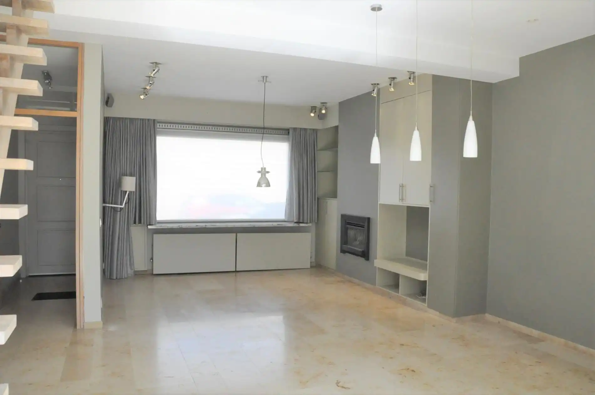 Woning met 2 slaapkamers en garage foto 2