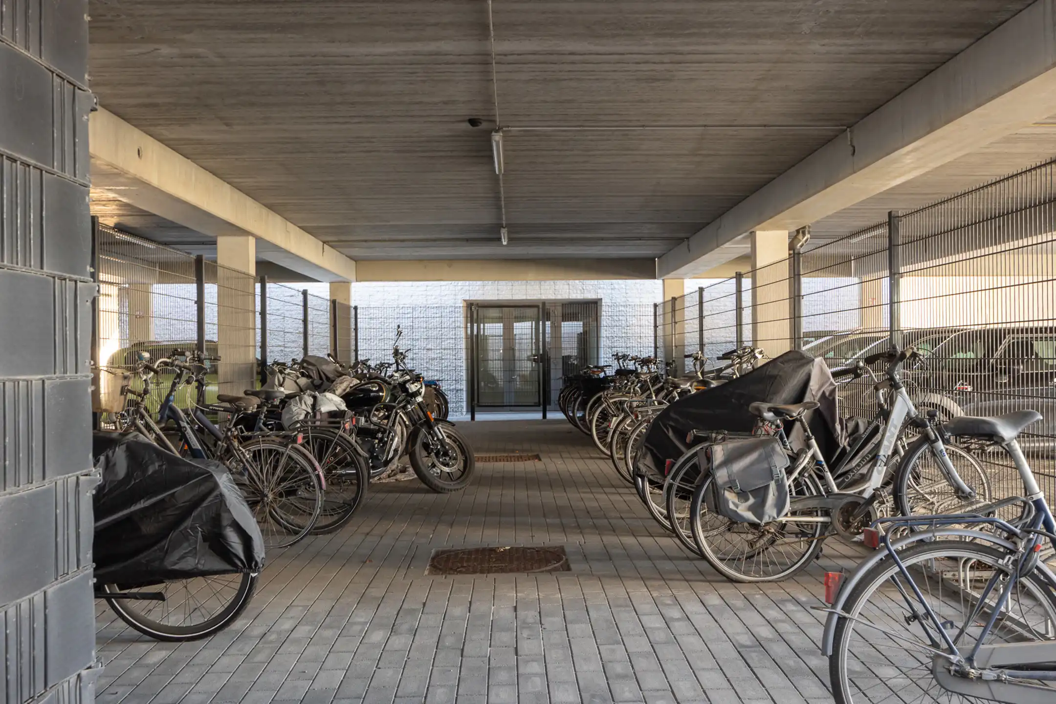 Appartement met 2 slaapkamers + autostaanplaats + ruim terras met een fantastisch panorama foto 23