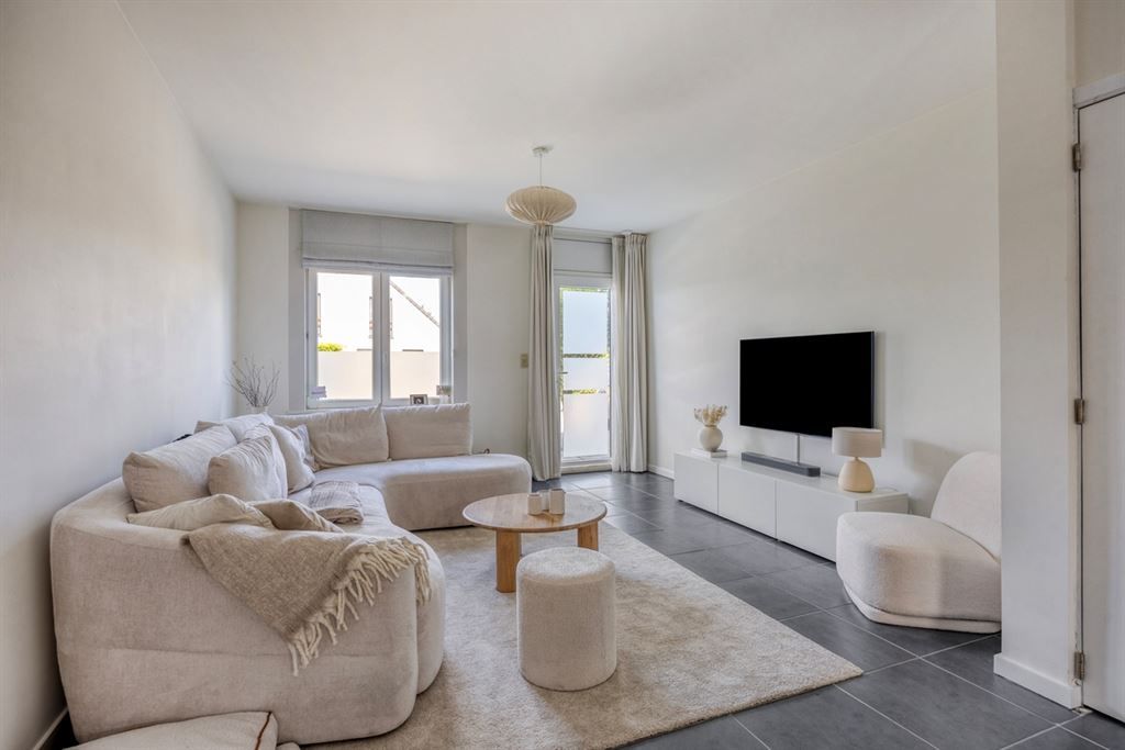 Knappe gerenoveerde woning op een gunstige locatie te Gelrode!  foto 6