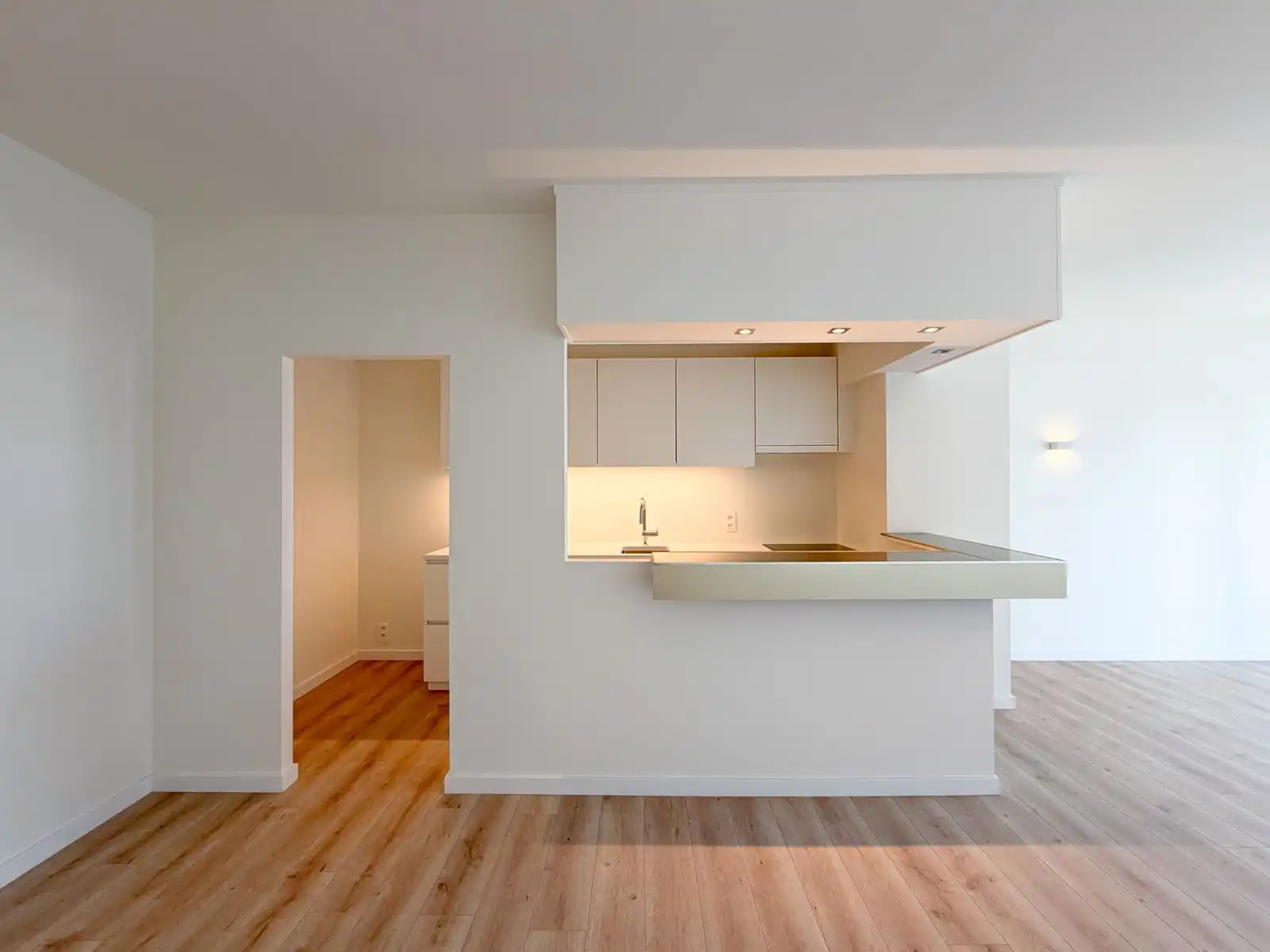 Zonnig 2-slaapkamer appartement op de 7de verdieping in het hart van Oostende, pal aan zee! foto 5