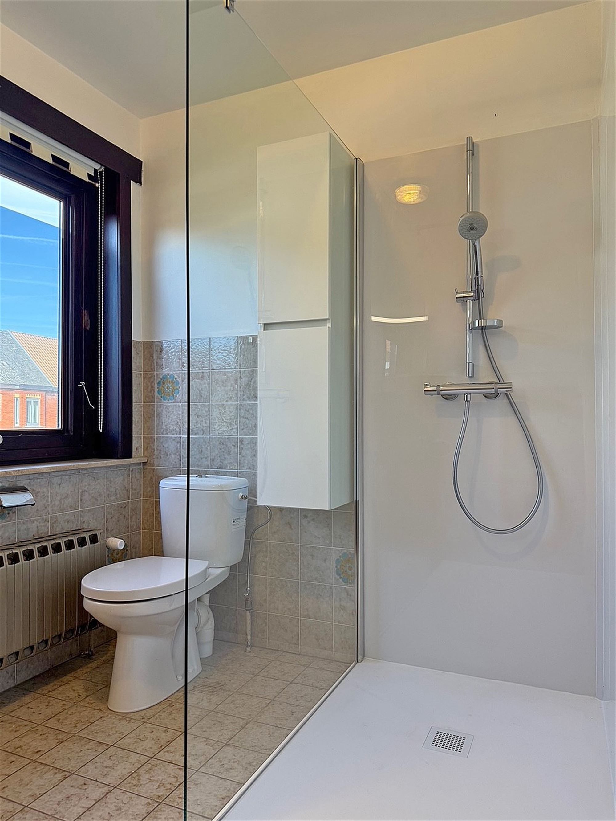 DORPSWONING met 3 slaapkamers, garage & tuin/terras  foto 15